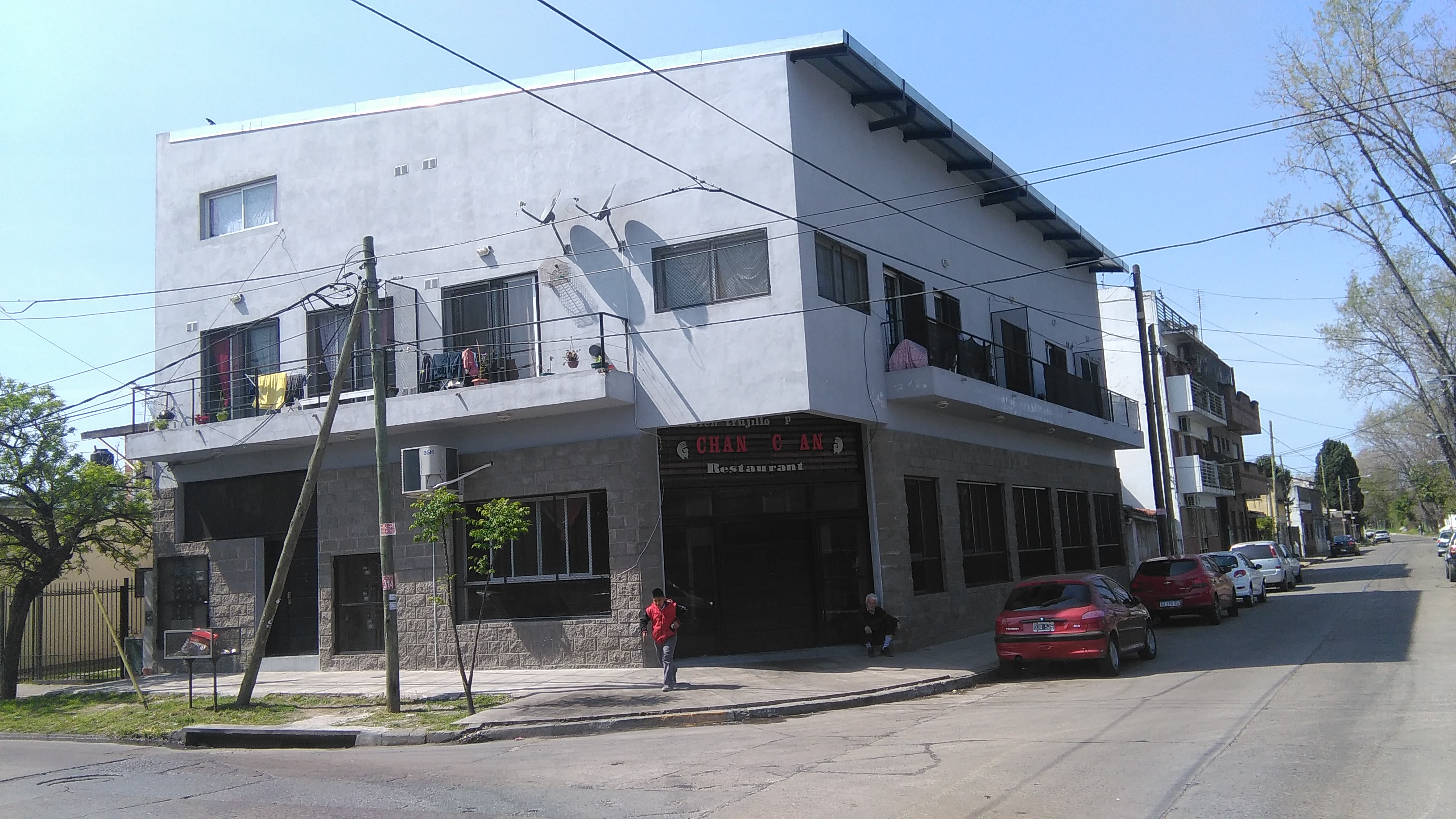 EXCELENTES DEPARTAMENTOS DE 2 Y 3 AMB. ZONA CENTRICA