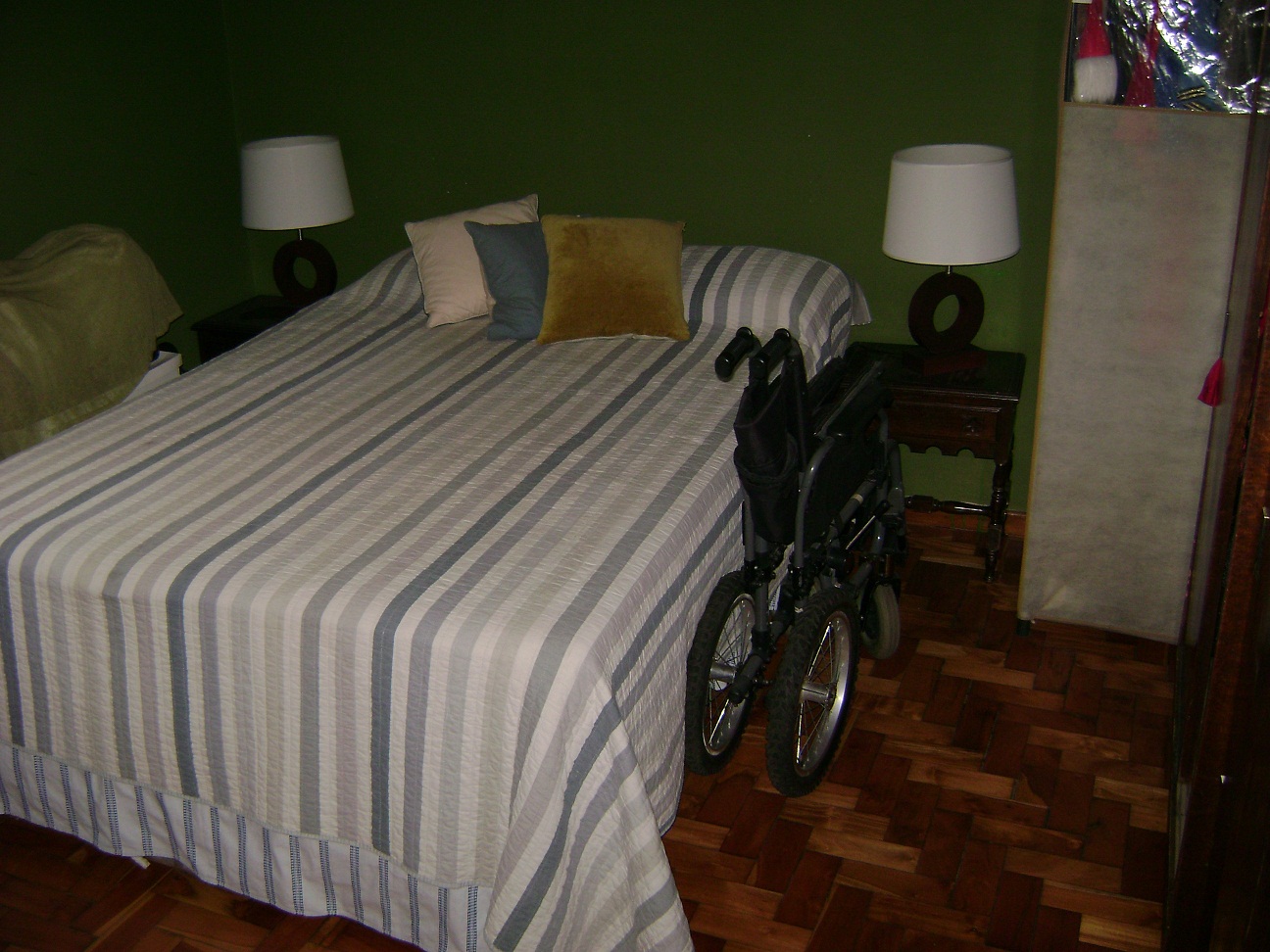 Ph frente 3 ambientes, 2 dormitorios, cocina-comedor,lavadero, baño, patio, terraza con parrilla, garage para 2 autos — foto 4