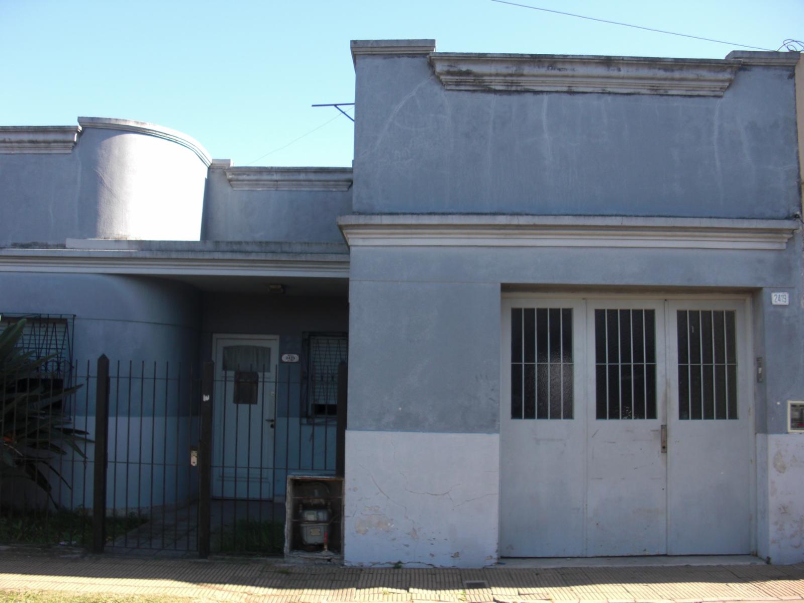 CASA MULTIFAMILIAR 7 AMBIENTES CON ENTRADA DE AUTO