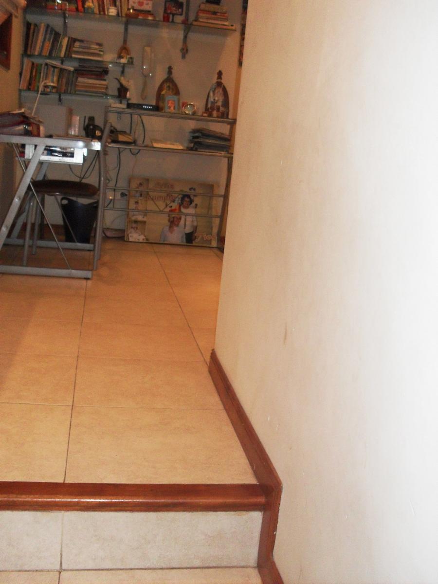 Casa 4 ambientes, 3 dormitorios, vestidor, baño, toilette, living, cocina-comedor, garage, fondo libre, quincho parrilla, lavadero. Excelente propiedad — foto 12