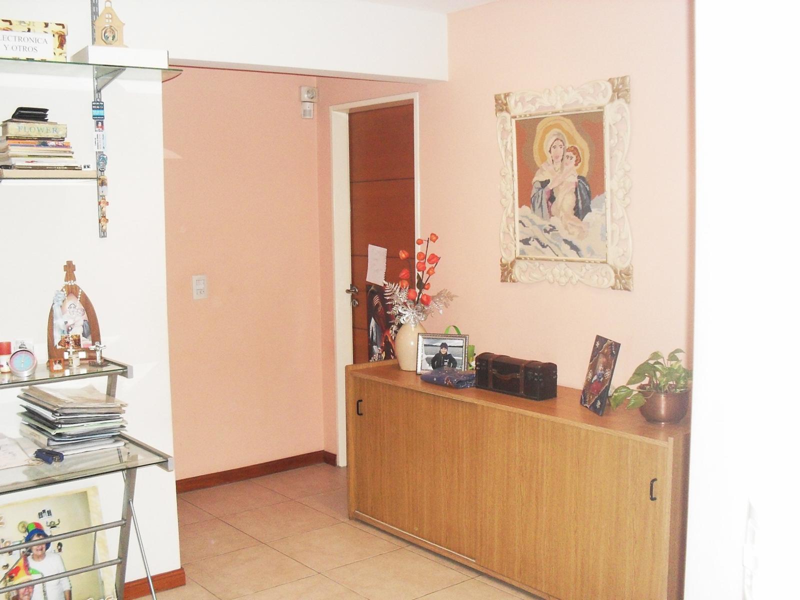 Casa 4 ambientes, 3 dormitorios, vestidor, baño, toilette, living, cocina-comedor, garage, fondo libre, quincho parrilla, lavadero. Excelente propiedad — foto 14
