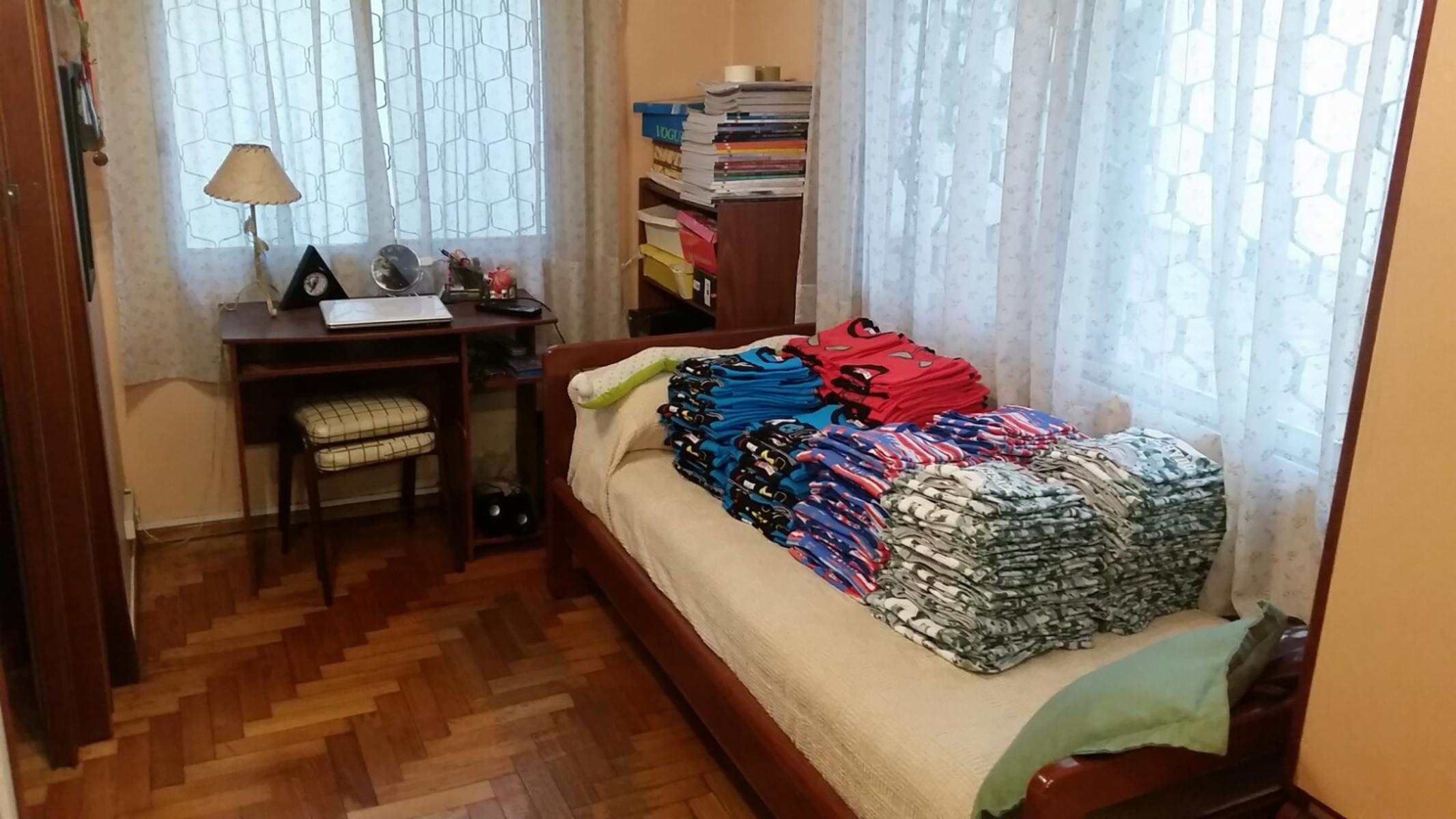 CHALET con muy buena distribucion, ambientes amplios, 3 dormitorios mas dependencia, living, cocina-comedor, gran patio, parrilla cuarto de herramientas y lavado, apto credito bancario — foto 9