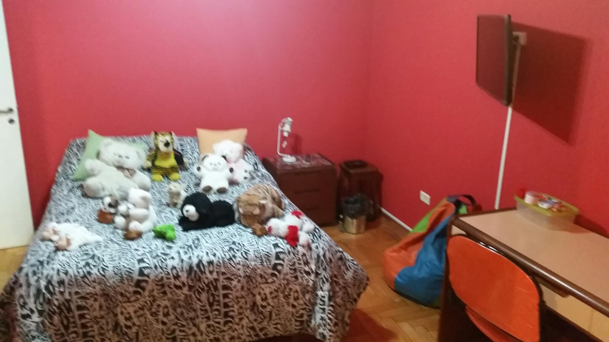 CHALET con muy buena distribucion, ambientes amplios, 3 dormitorios mas dependencia, living, cocina-comedor, gran patio, parrilla cuarto de herramientas y lavado, apto credito bancario — foto 10