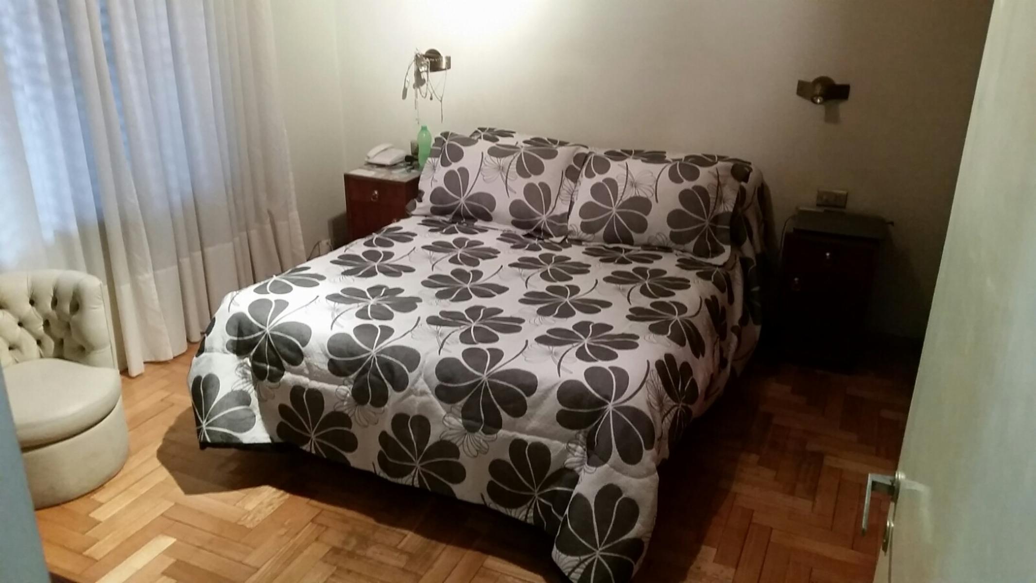 CHALET con muy buena distribucion, ambientes amplios, 3 dormitorios mas dependencia, living, cocina-comedor, gran patio, parrilla cuarto de herramientas y lavado, apto credito bancario — foto 13