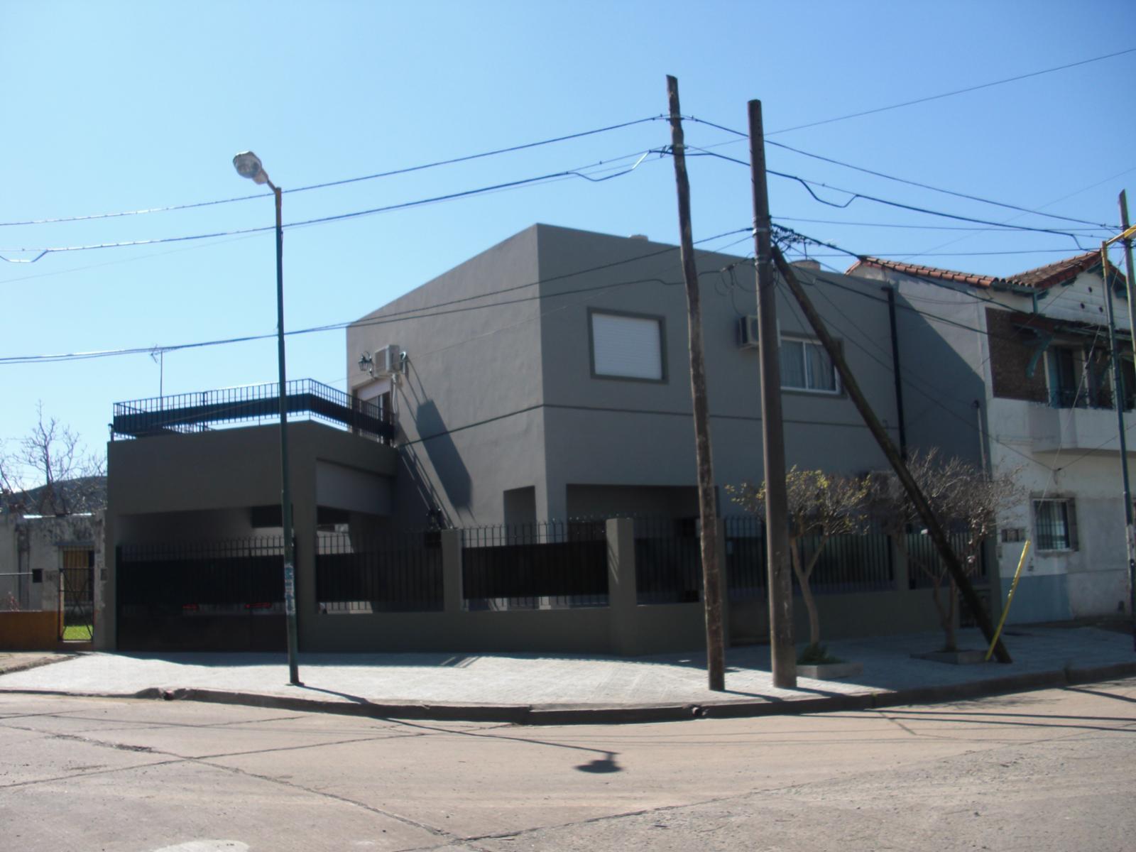EXCELENTE DEPARTAMENTO PLANTA BAJA CON DETALLES DE JERARQUIA 3 AMBIENTES A ESTRENAR