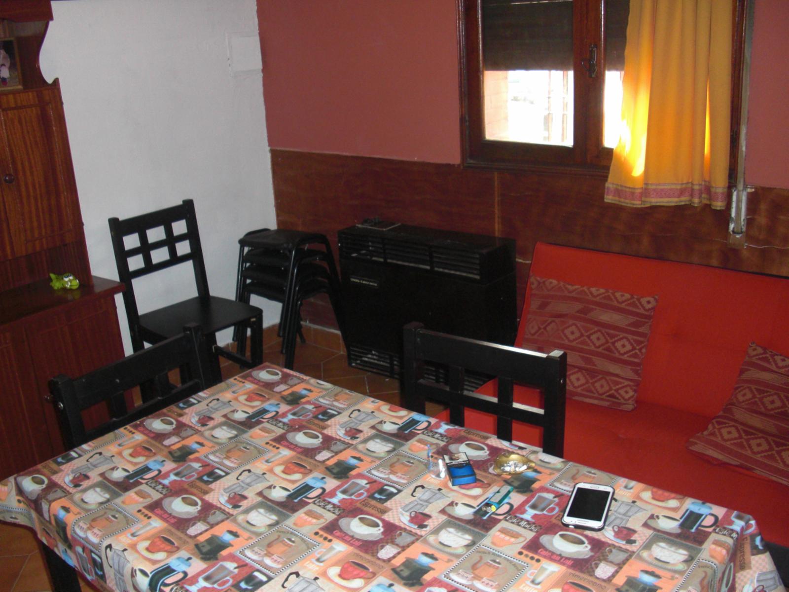 P-H AL FRENTE EN DOS PLANTAS, DE 4 AMBIENTES, CON TRES DORMITORIOS, DOS BAÑOS, LIVING, COCINA-COMEDOR, PATIO CON LAVADERO Y ENTRADA DE AUTO. — foto 4