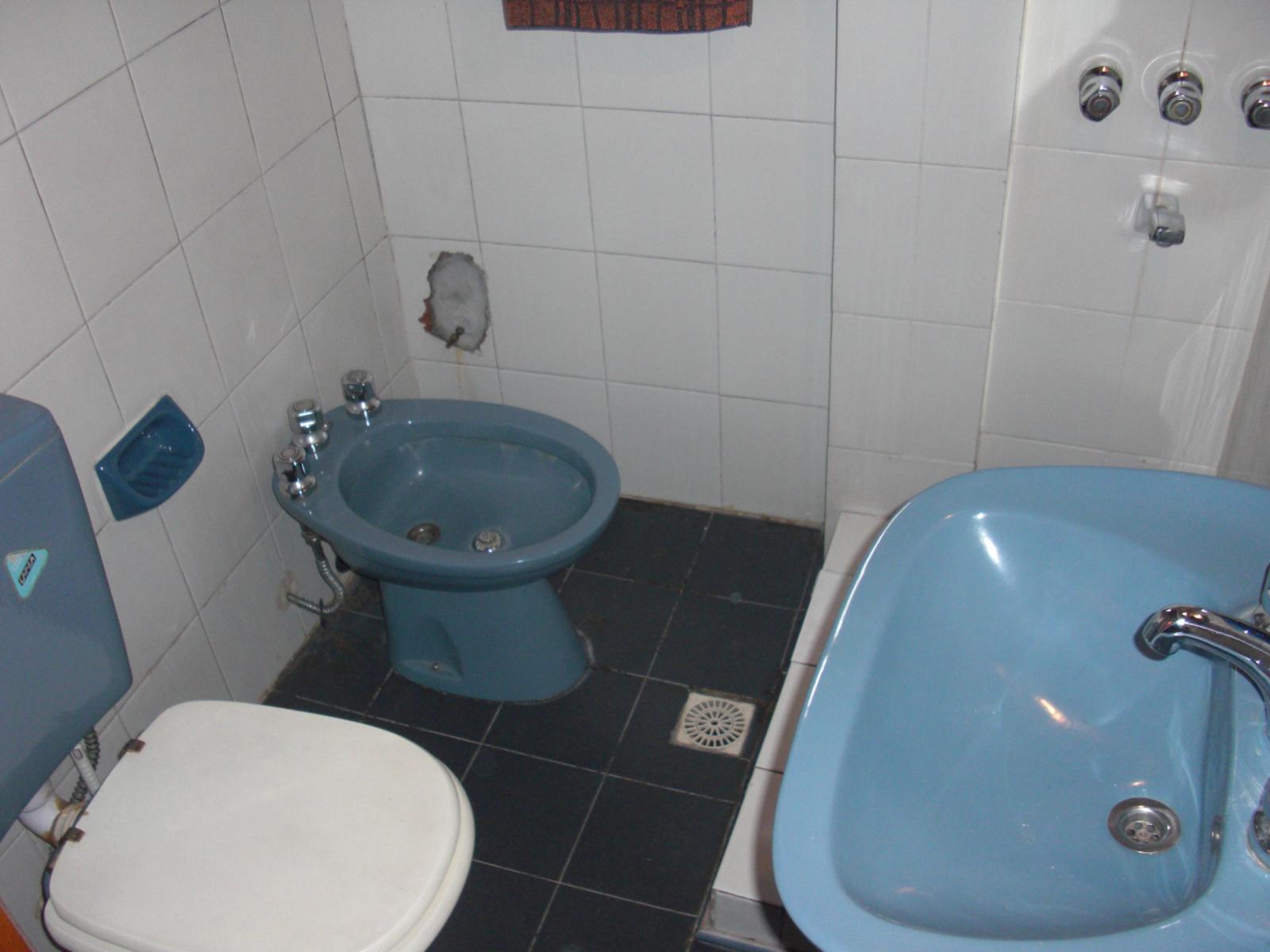 P-H AL FRENTE EN DOS PLANTAS, DE 4 AMBIENTES, CON TRES DORMITORIOS, DOS BAÑOS, LIVING, COCINA-COMEDOR, PATIO CON LAVADERO Y ENTRADA DE AUTO. — foto 13