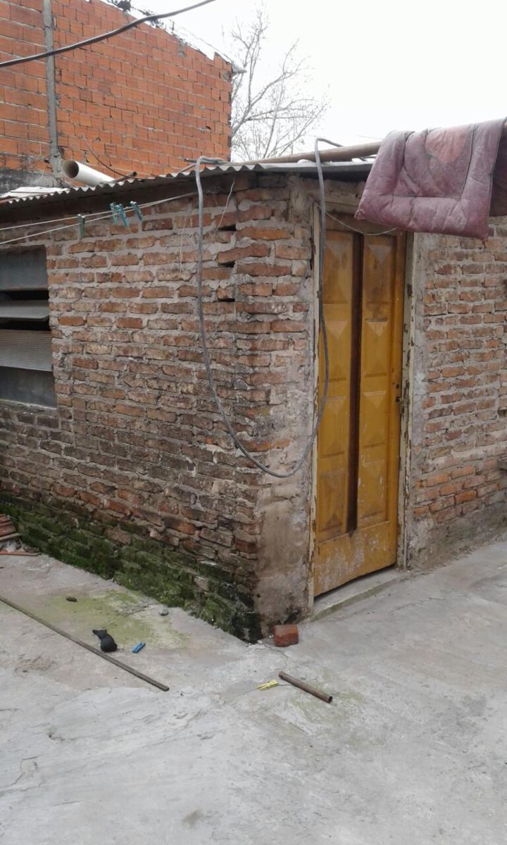 CASA MULTIFAMILIAR DE 4 DORMITORIOS,ENTRADA DE AUTOS