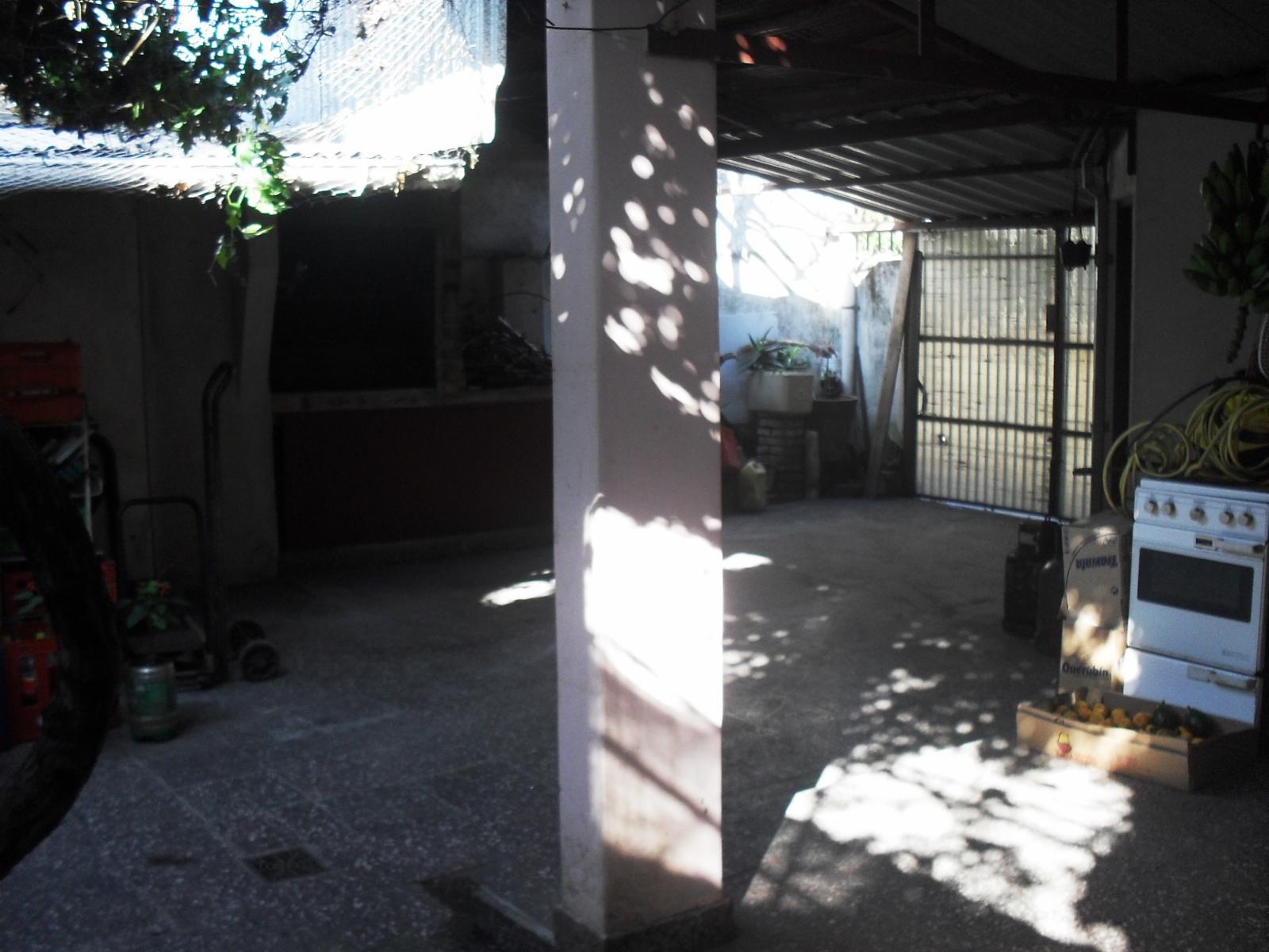 Casa 4 ambientes, 3 dormitoris, cocina-comedor, baño, cochera para 2 autos — foto 5