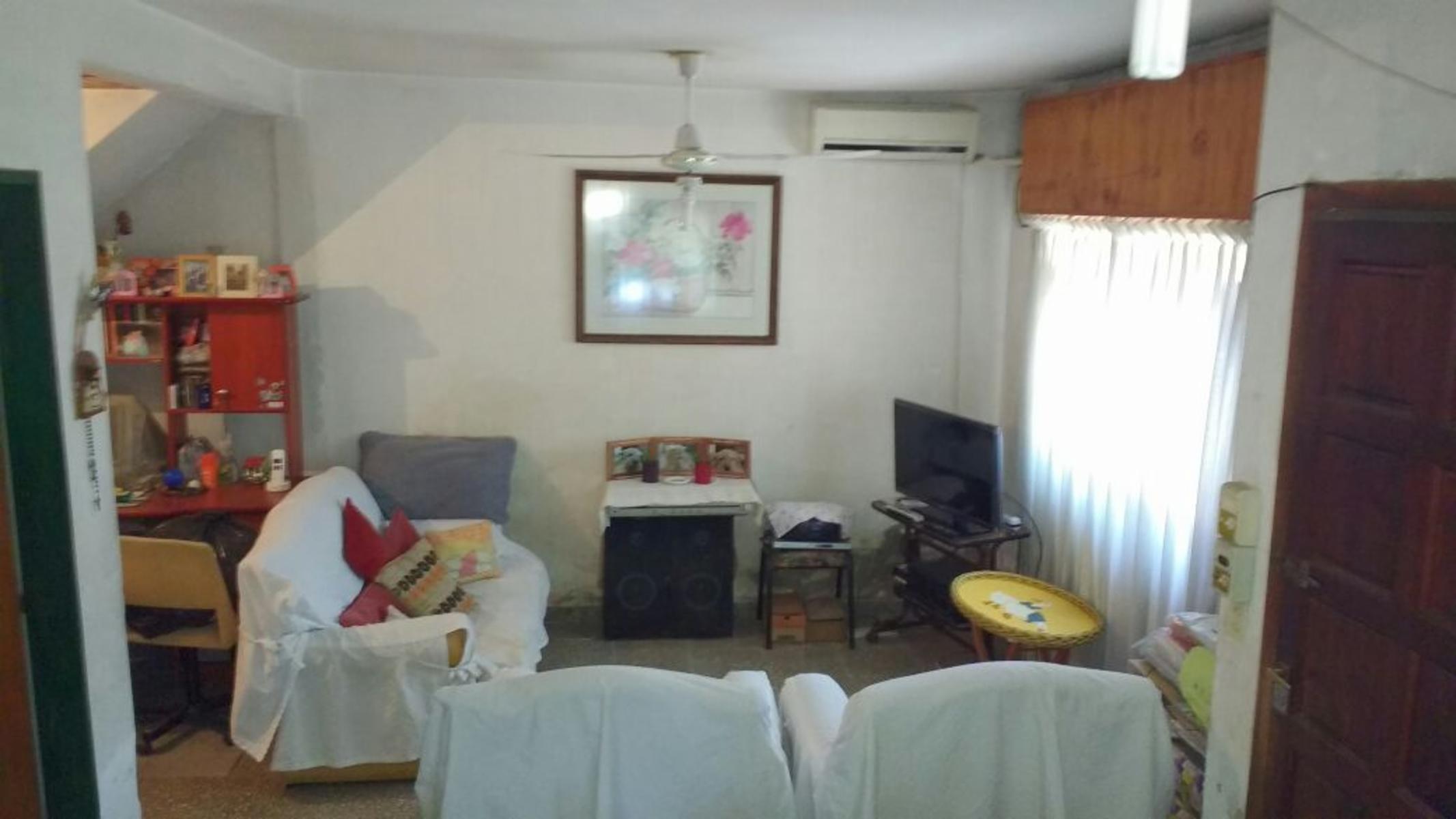 Ph interno 4 amb 3 dormitorios comedor living cocina patio y baño completo lavadero y cto. de herramientas