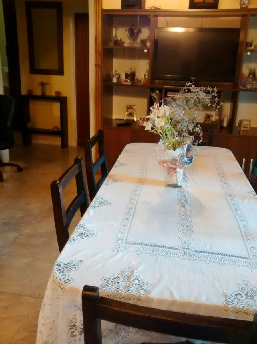 EXC. P-H EN P.A. DE 5 AMBIENTES, CON PORCHE, 4 DORM. C/ PLACARD Y OTRO DORM. CON PATIO/BALCON, LIVING CON BAR, BALCON, COMEDOR, COCINA, BAÑO COMPLETO, ALTILLO, LAVADERO C/parrilla y TERRAZA. — foto 5