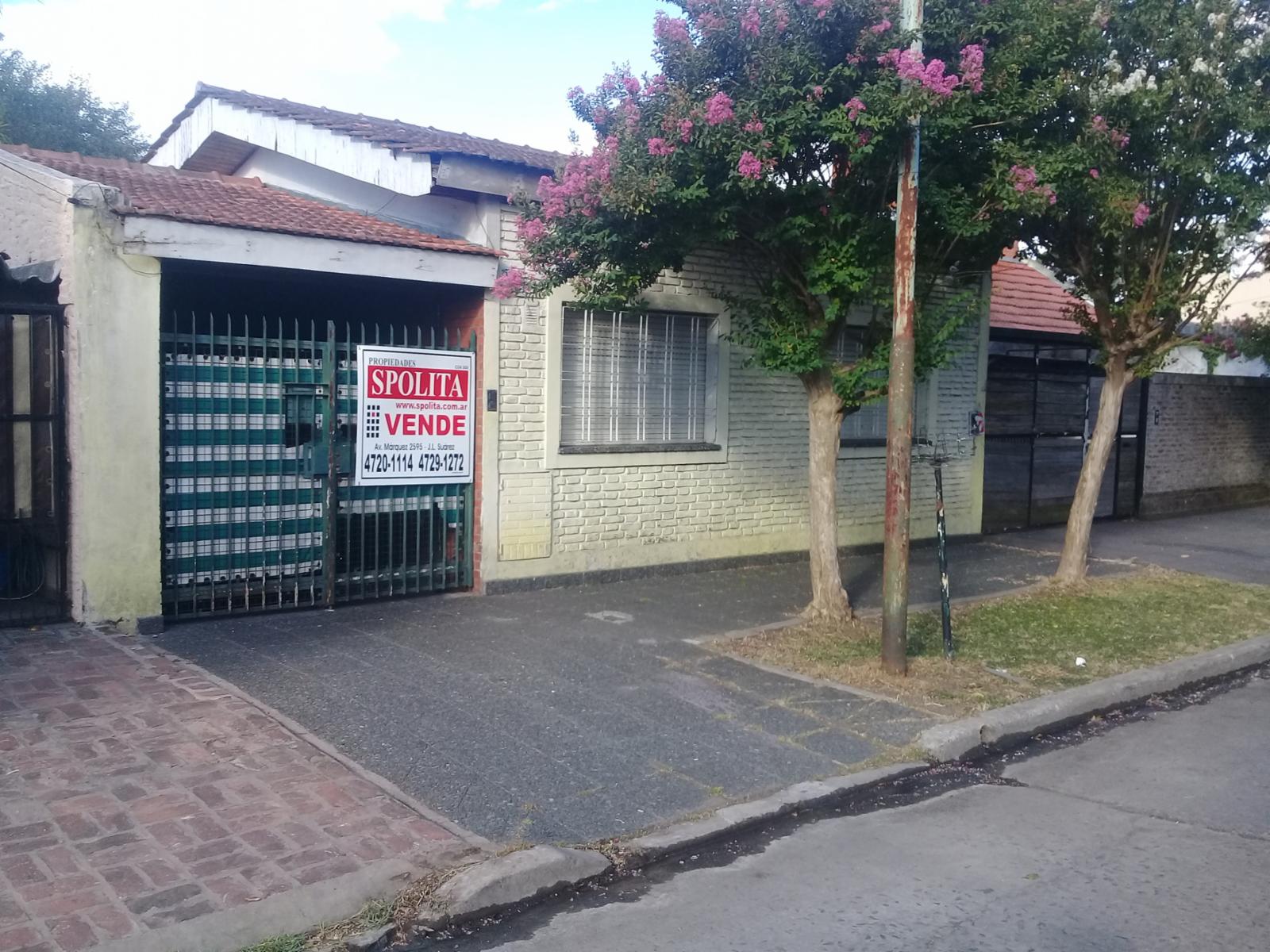 Excelente casa 3 amb en lote propio con fondo libre