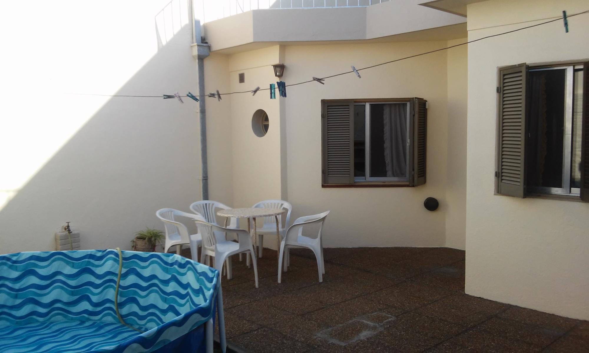 EXCELENTE CASA EN DOS PLANTAS DE TRES AMBIENTES (APTA CREDITO)