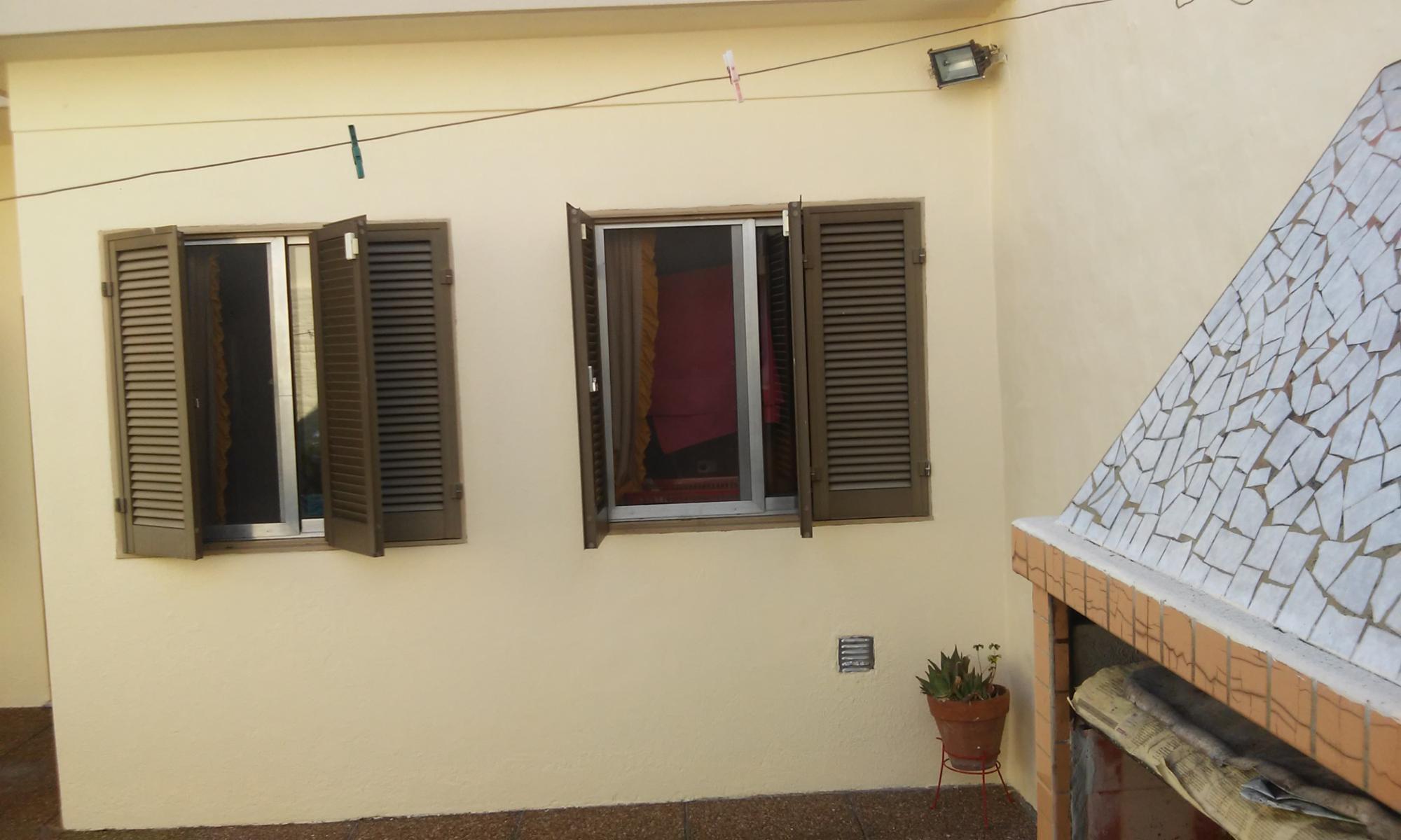 EXCELENTE CASA EN DOS PLANTAS DE TRES AMBIENTES (APTA CREDITO) — foto 2