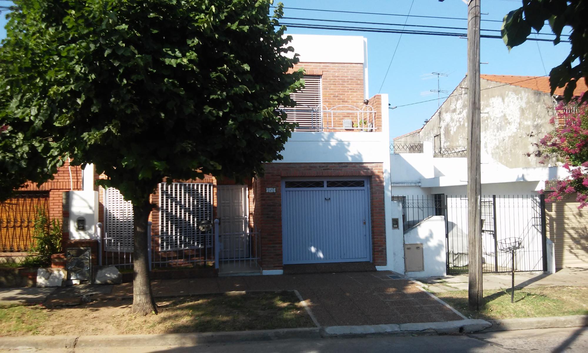 EXCELENTE CASA EN DOS PLANTAS DE TRES AMBIENTES (APTA CREDITO) — foto 9