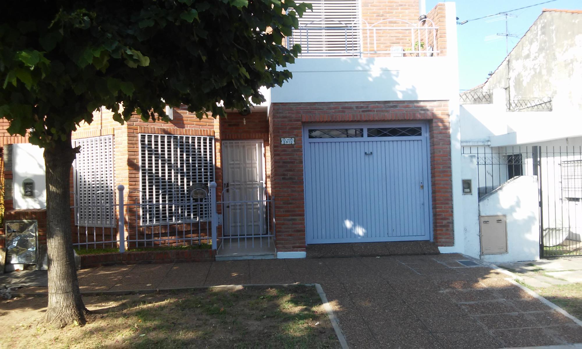 EXCELENTE CASA EN DOS PLANTAS DE TRES AMBIENTES (APTA CREDITO) — foto 10