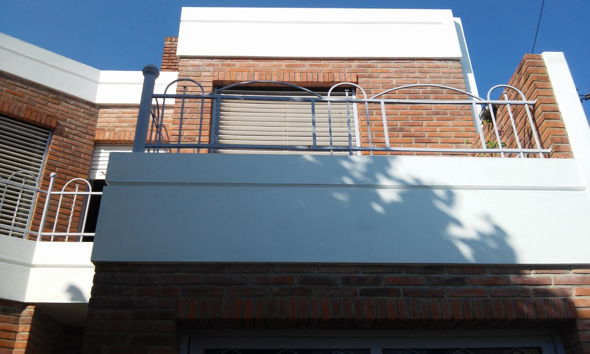 EXCELENTE CASA EN DOS PLANTAS DE TRES AMBIENTES (APTA CREDITO) — foto 11