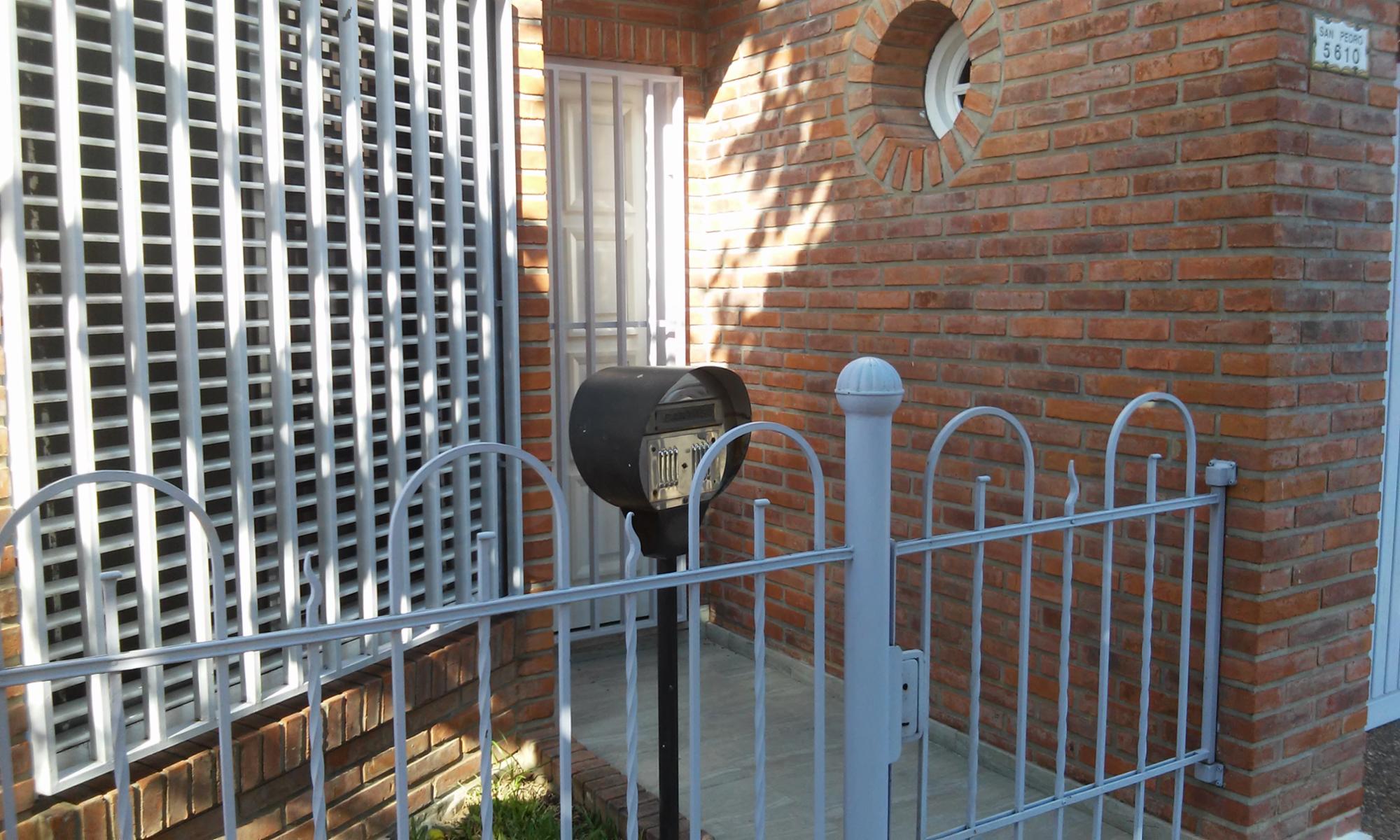 EXCELENTE CASA EN DOS PLANTAS DE TRES AMBIENTES (APTA CREDITO) — foto 13