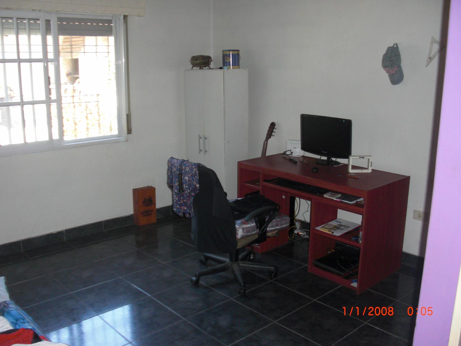 EXCELENTE CASA DE 4 AMBIENTES CON JARDIN,COCHERA Y FONDO LIBRE. — foto 7