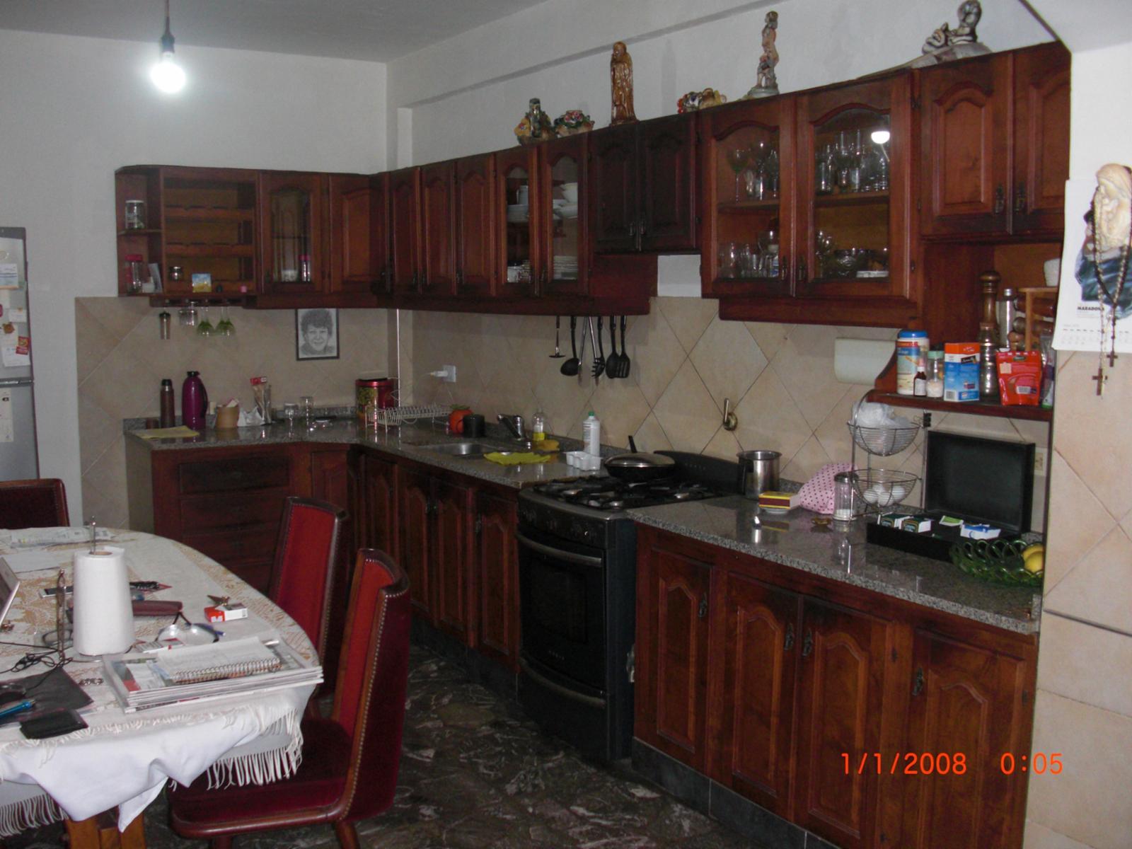 EXCELENTE CASA DE 4 AMBIENTES CON JARDIN,COCHERA Y FONDO LIBRE. — foto 9