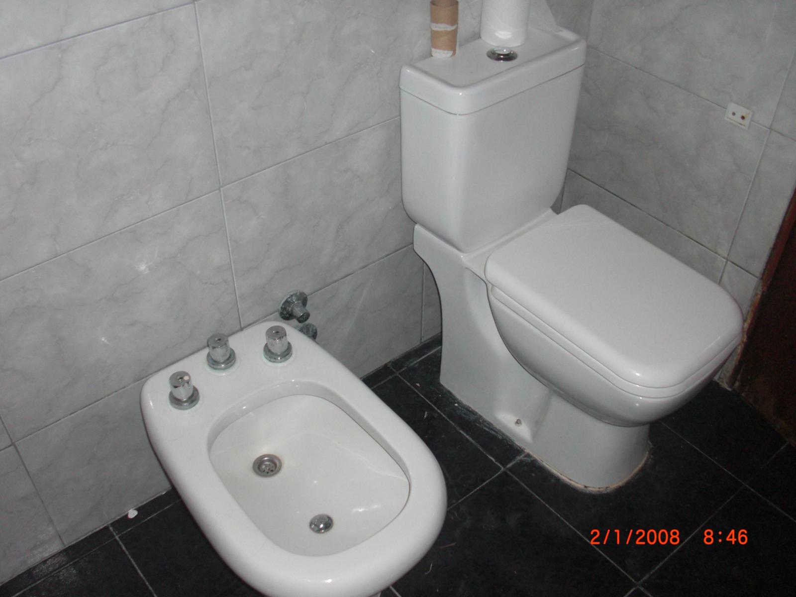 Excelente PH frente cuatro ambientes y departamento dos ambientes fondo — foto 13
