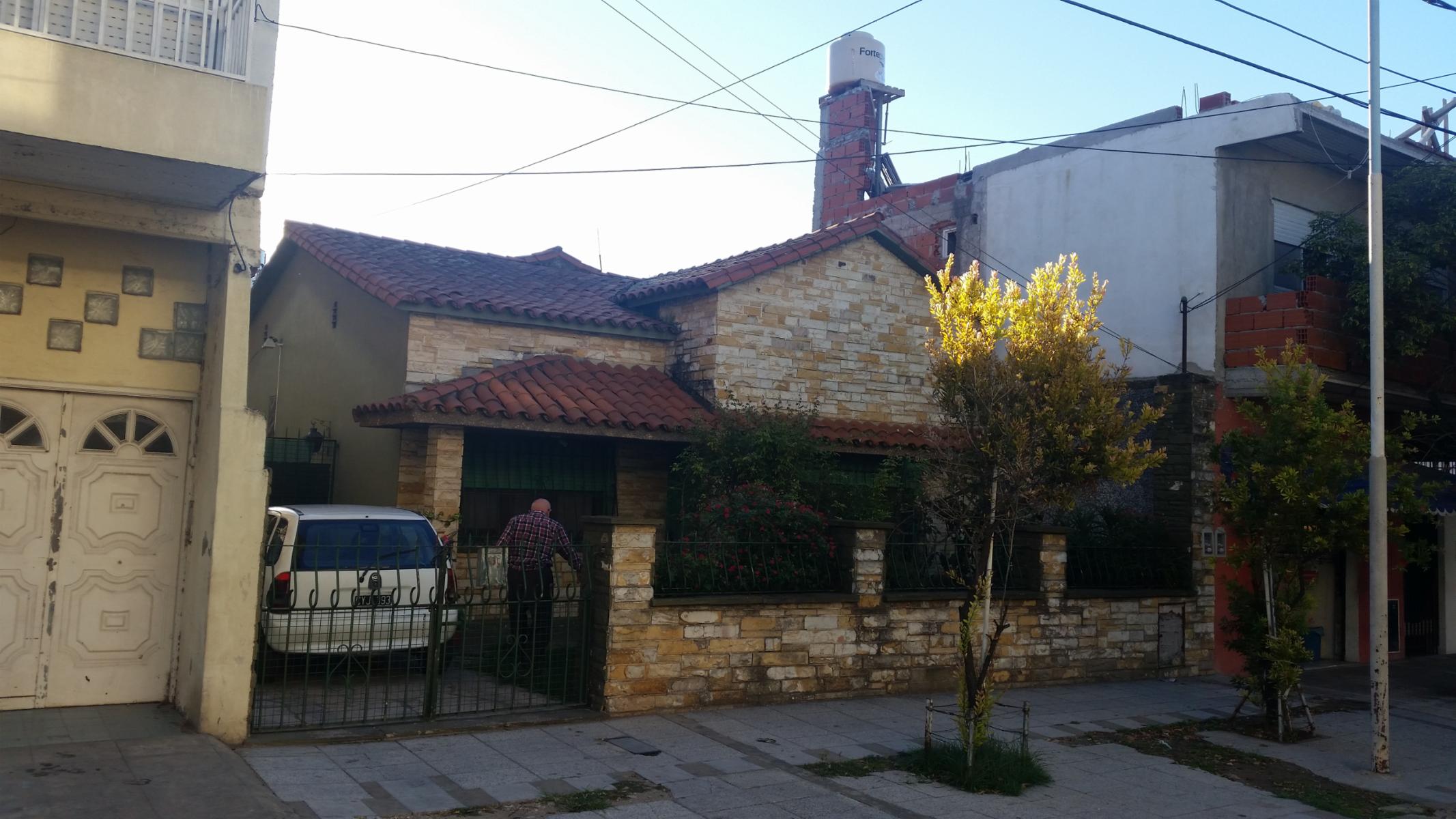 EXCELENTE CASA MULTIFAMILIAR — foto 2