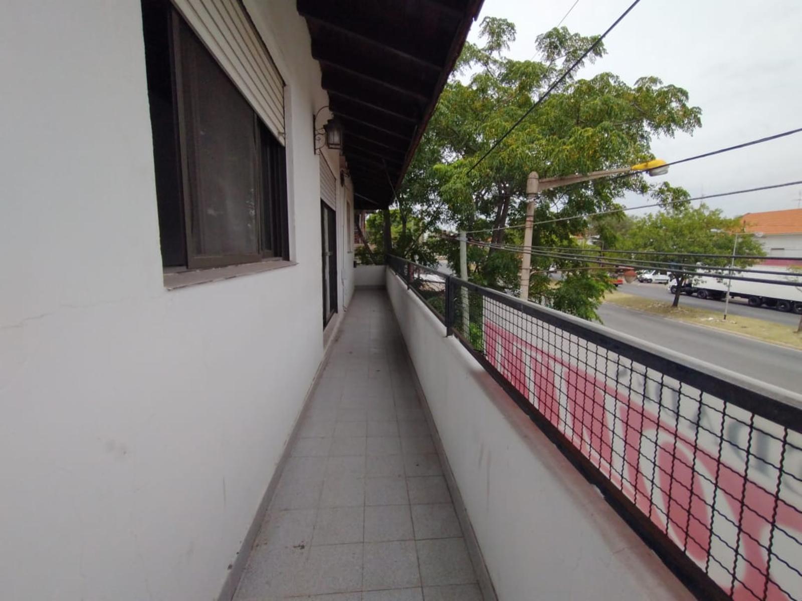 EXCELENTE DEPARTAMENTO DE 3 AMBIENTES CON BALCON - 3