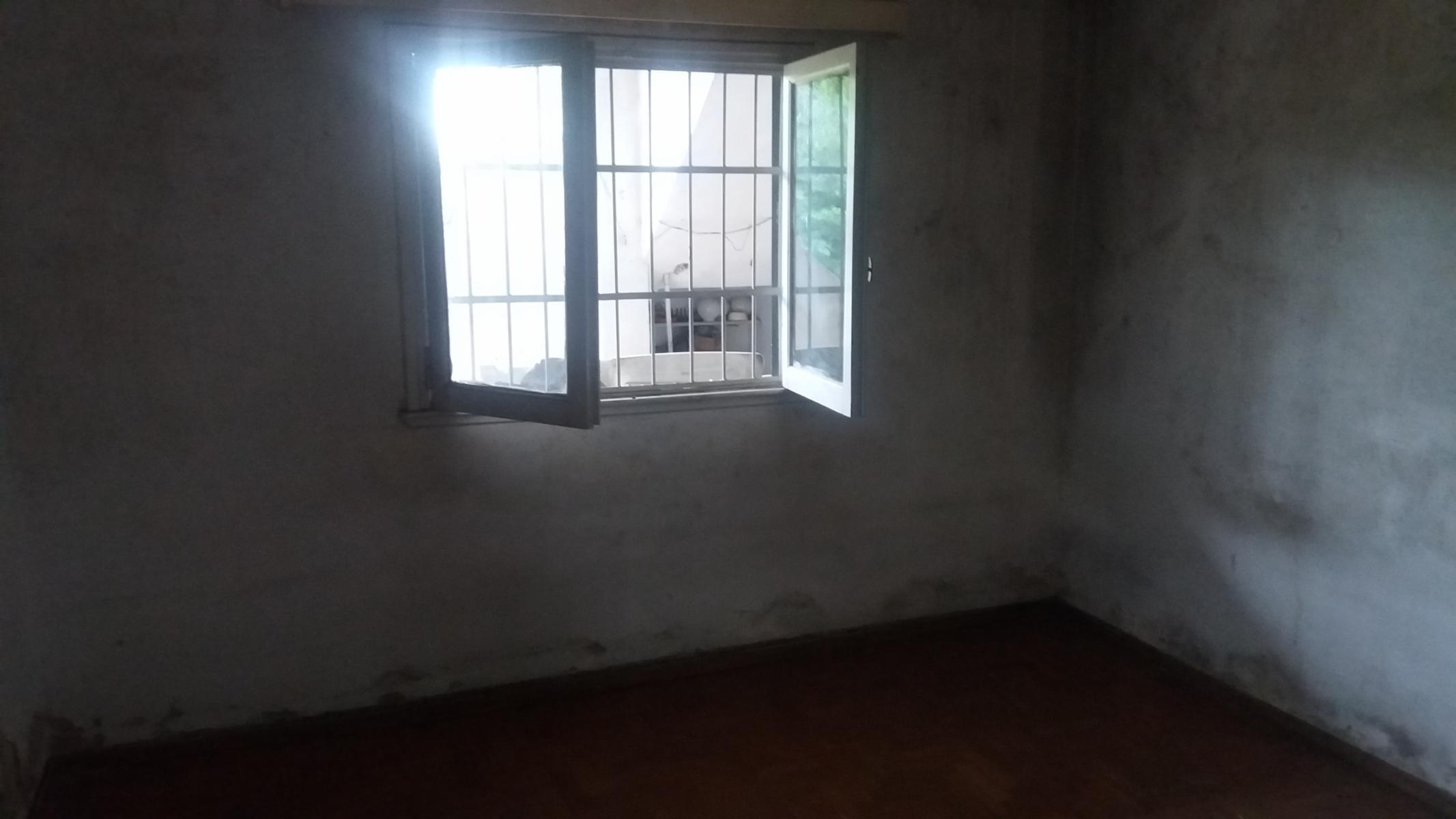 CASA EN LOTE PROPIO, MUY BUENA UBICACIÓN CON LOTE DE 8.66 X 40 — foto 2