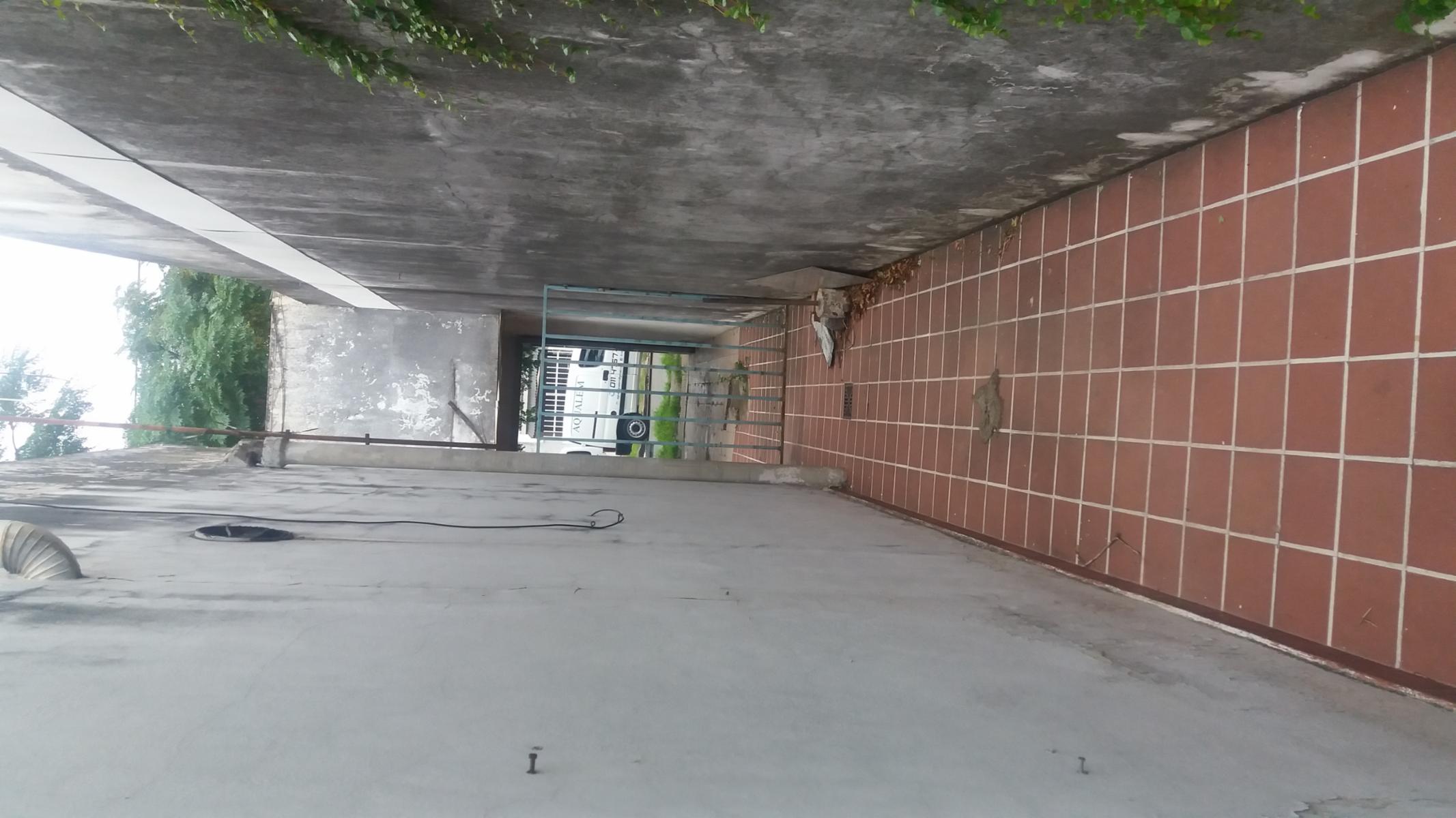 CASA EN LOTE PROPIO, MUY BUENA UBICACIÓN CON LOTE DE 8.66 X 40 — foto 6