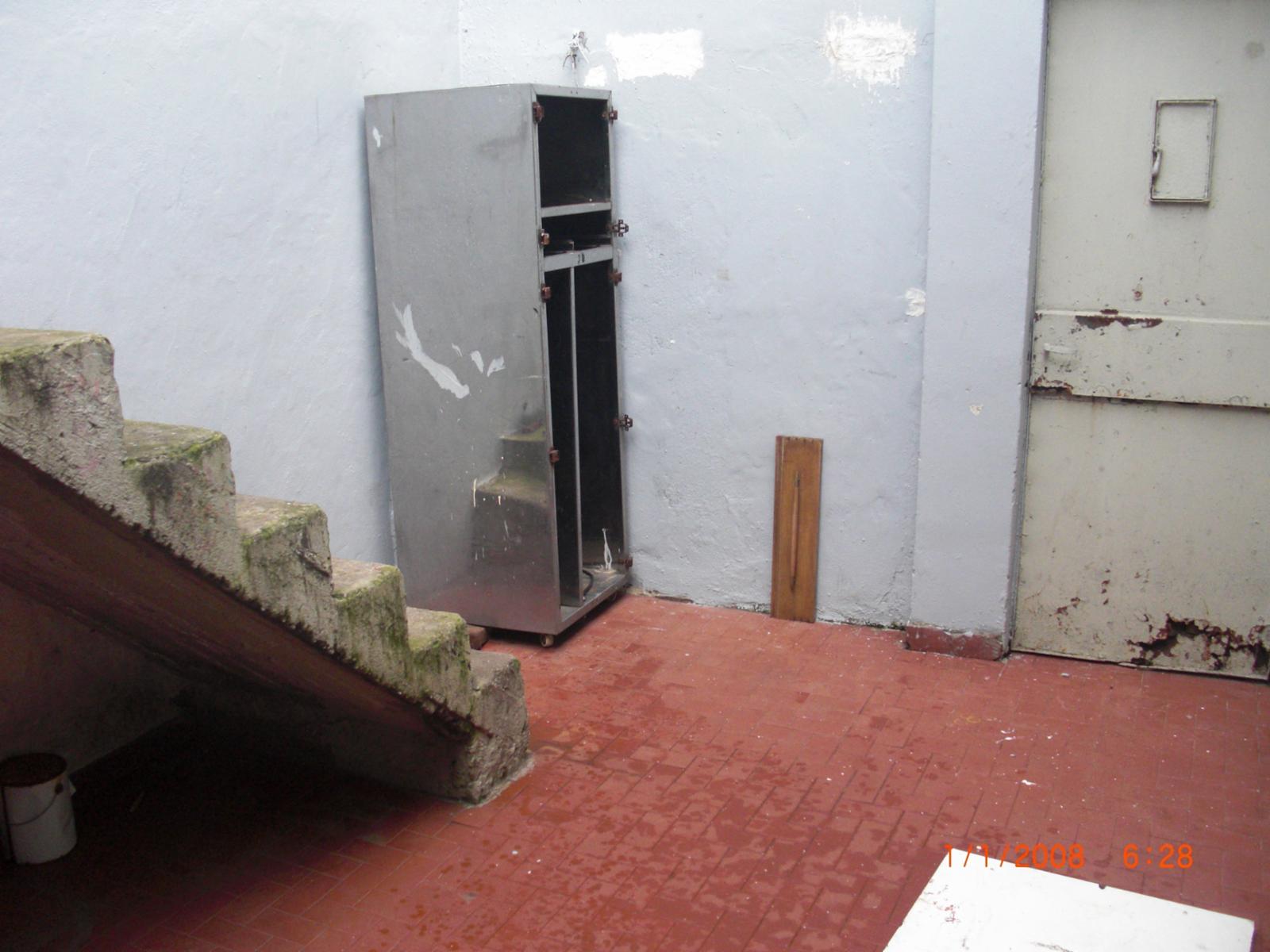 P-H FRENTE, CUATRO AMBIENTES, CON E/AUTO, JARDIN, ENTRADA IND. — foto 4