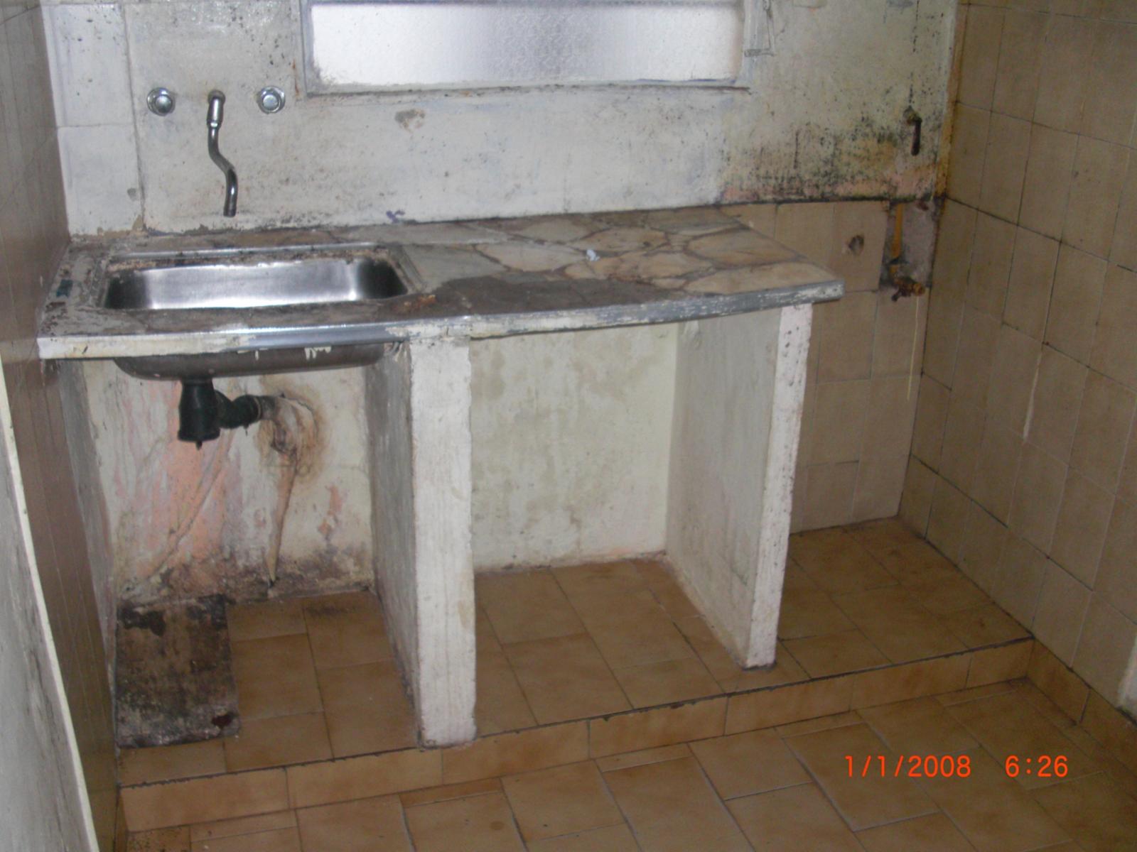 P-H FRENTE, CUATRO AMBIENTES, CON E/AUTO, JARDIN, ENTRADA IND. — foto 7