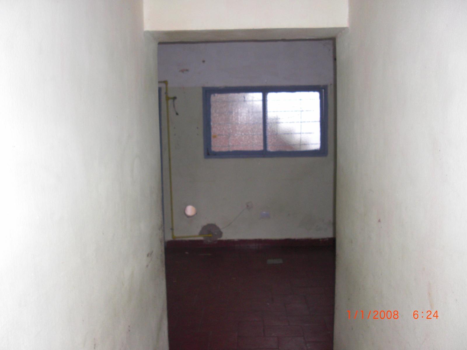 P-H FRENTE, CUATRO AMBIENTES, CON E/AUTO, JARDIN, ENTRADA IND. — foto 12