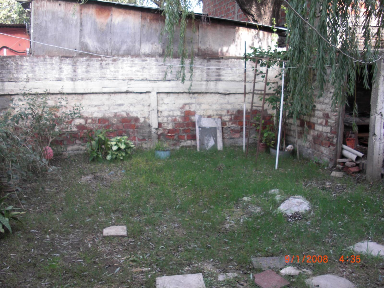 CASA DE 3 AMBIENTES CON JARDIN,GARAGE Y FONDO LIBRE, ZONA CAMINO DEL BUEN AIRE — foto 5