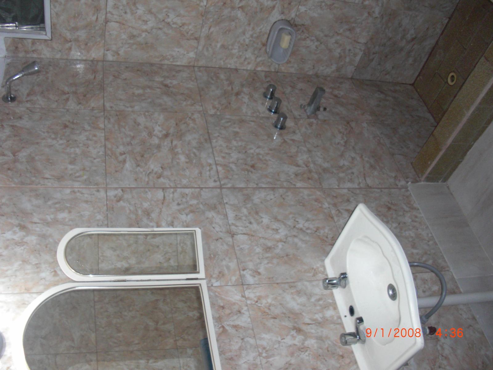 CASA DE 3 AMBIENTES CON JARDIN,GARAGE Y FONDO LIBRE, ZONA CAMINO DEL BUEN AIRE — foto 8