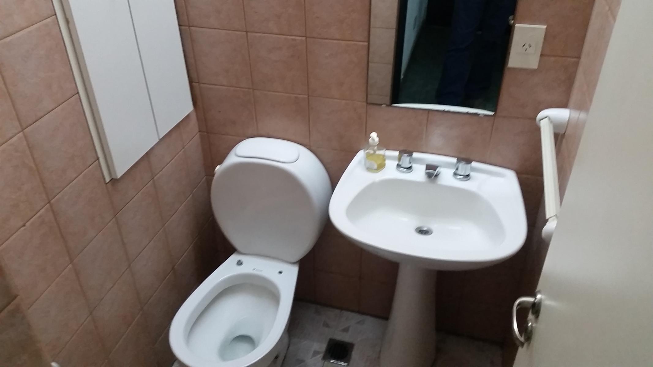 Excelente galpón de 1000 m2 cub con techo parabólico con puente grua — foto 5