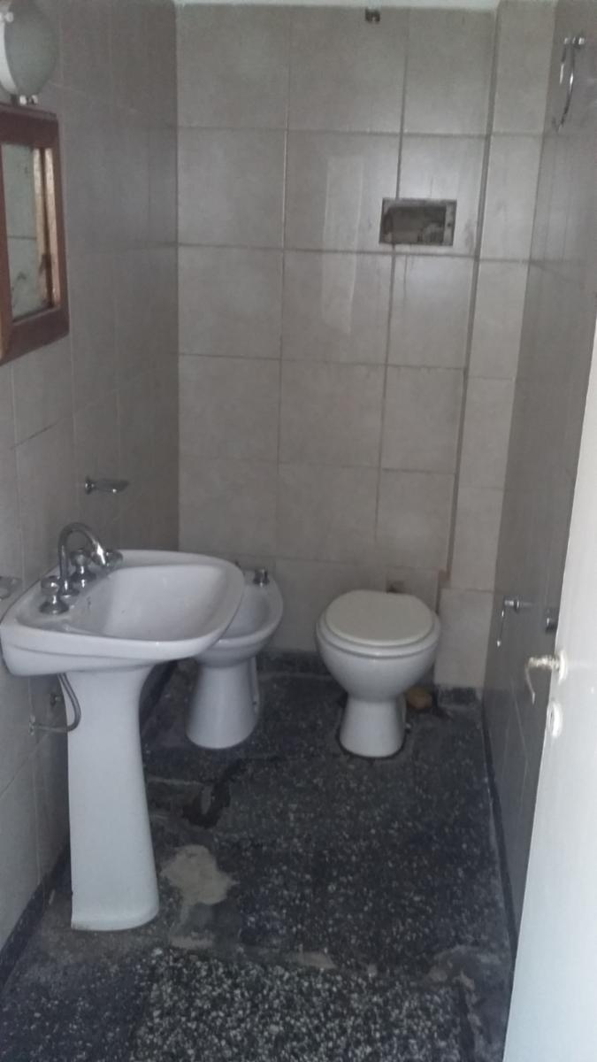 San Andres. I.Casares esquina Saavedra.Ph 3 ambientes, 2 dormitorios, cocina-comedor, baño lavadero — foto 8