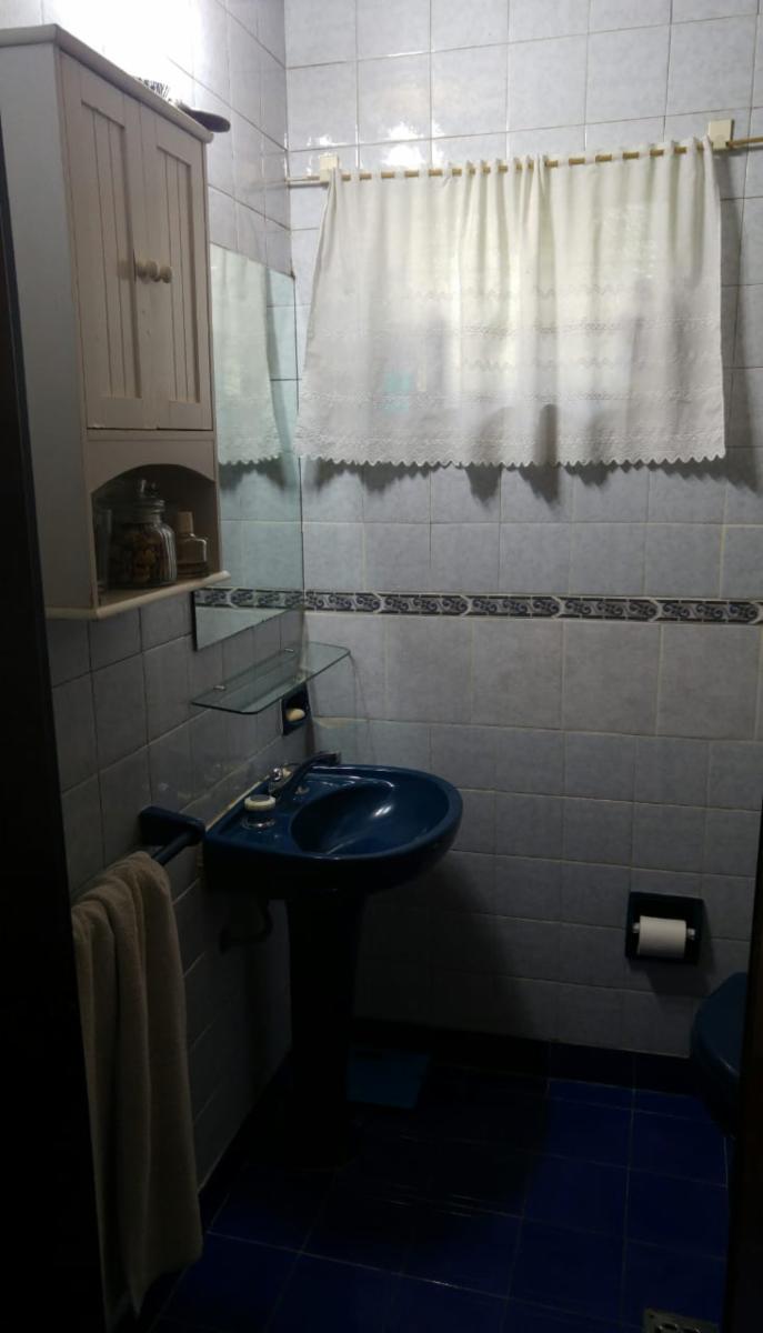 EXCELENTE PROPIEDAD C/PARQUE E/AUTO 4 AMB. PILETA. PROX. AV. MARQUEZ. — foto 12