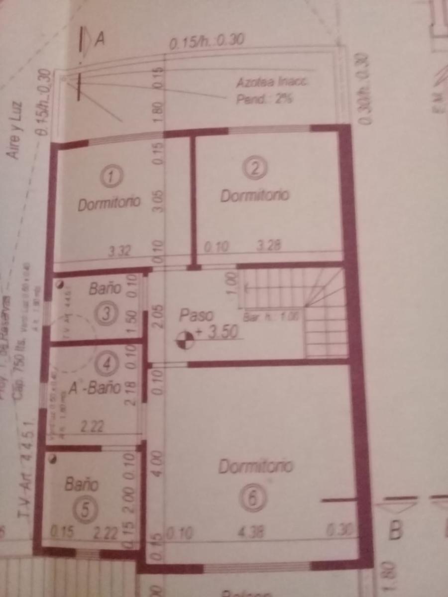 EXCELENTE CASA EN 2 PLANTAS DE 4 AMBIENTES,COCHERA Y FONDO LIBRE. — foto 2
