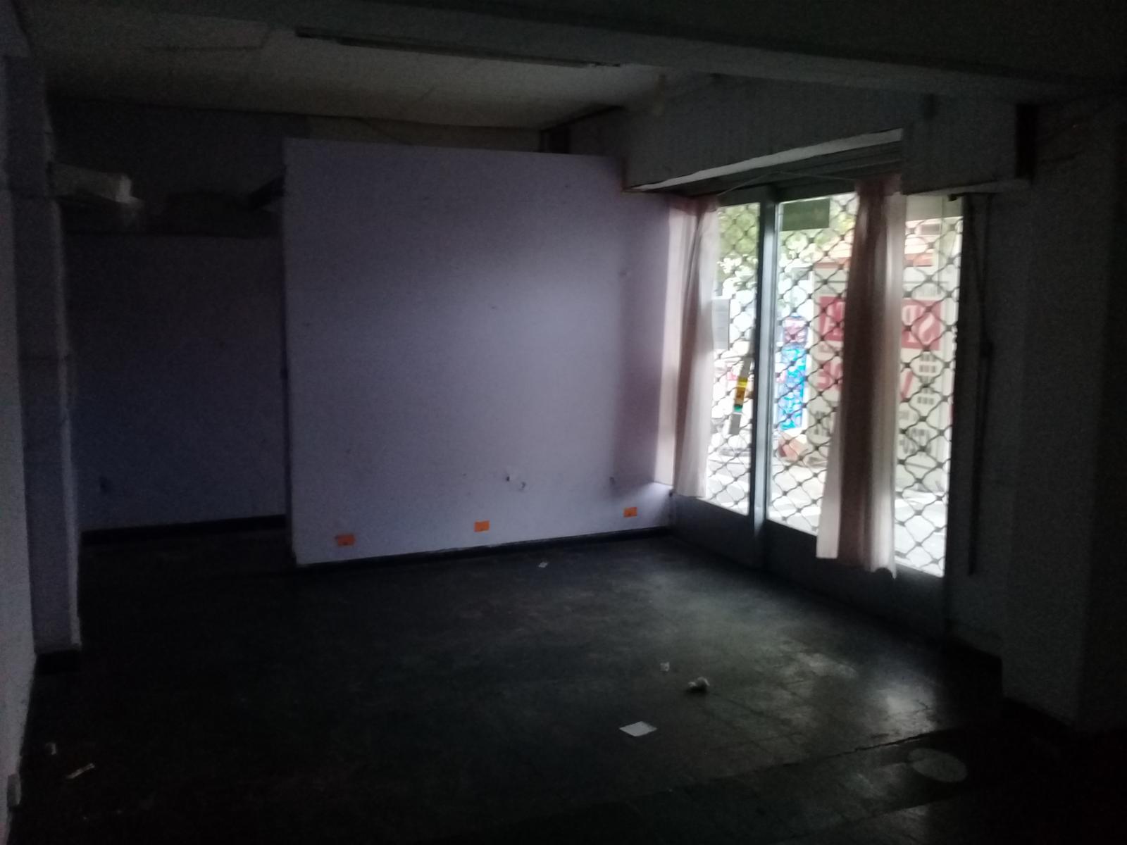 EXCELENTE LOCAL FRENTE 2 VIDRIERAS AL LADO DE COLEGIO. — foto 6