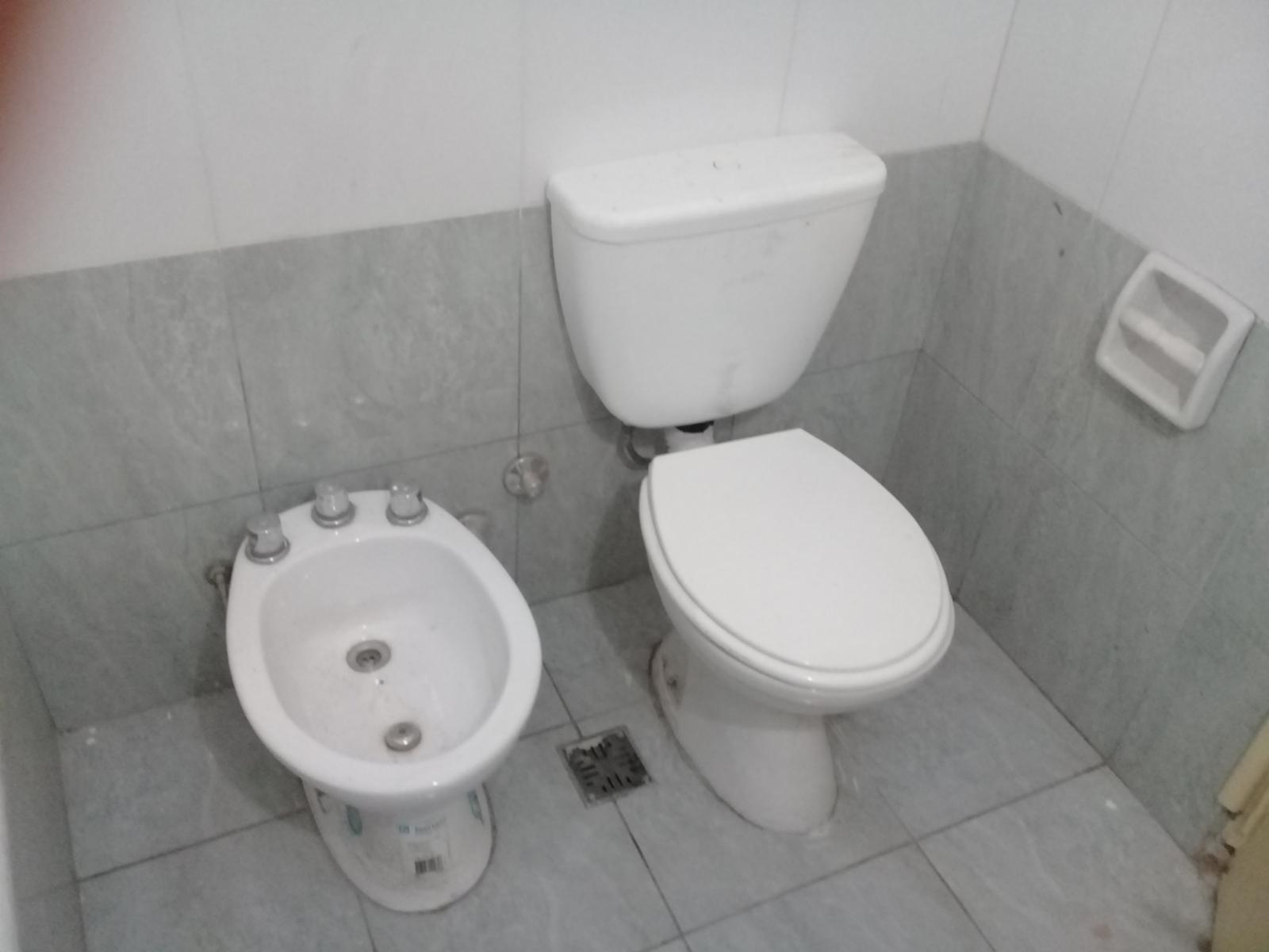 CASA DE 2 AMBIENTES AMPLIOS,PATIO Y ENTRADA DE AUTO. — foto 10