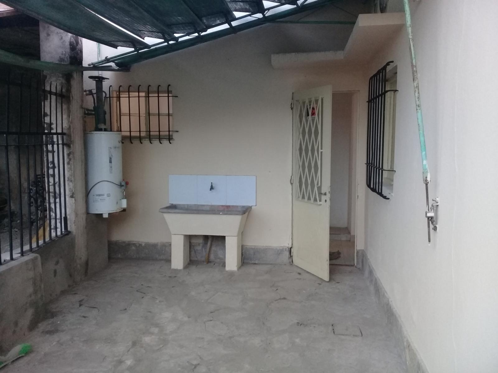 CASA DE 2 AMBIENTES AMPLIOS,PATIO Y ENTRADA DE AUTO. — foto 13