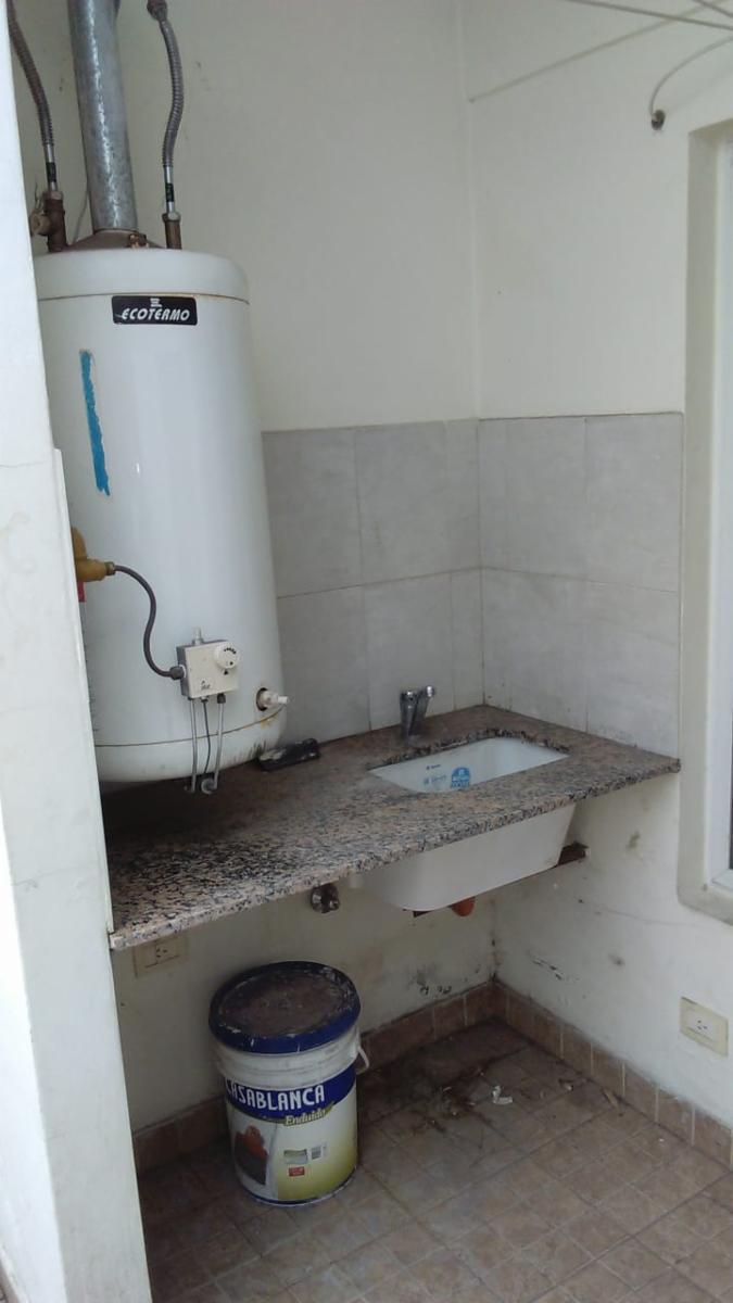 EXCELENTE DEPTO. EN PLANTA ALTA DE DOS AMB. CON PATIO Y LAVADERO - 3