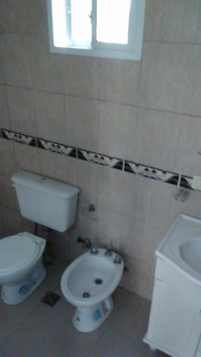 EXCELENTE DEPTO. EN PLANTA ALTA DE DOS AMB. CON PATIO Y LAVADERO - 4