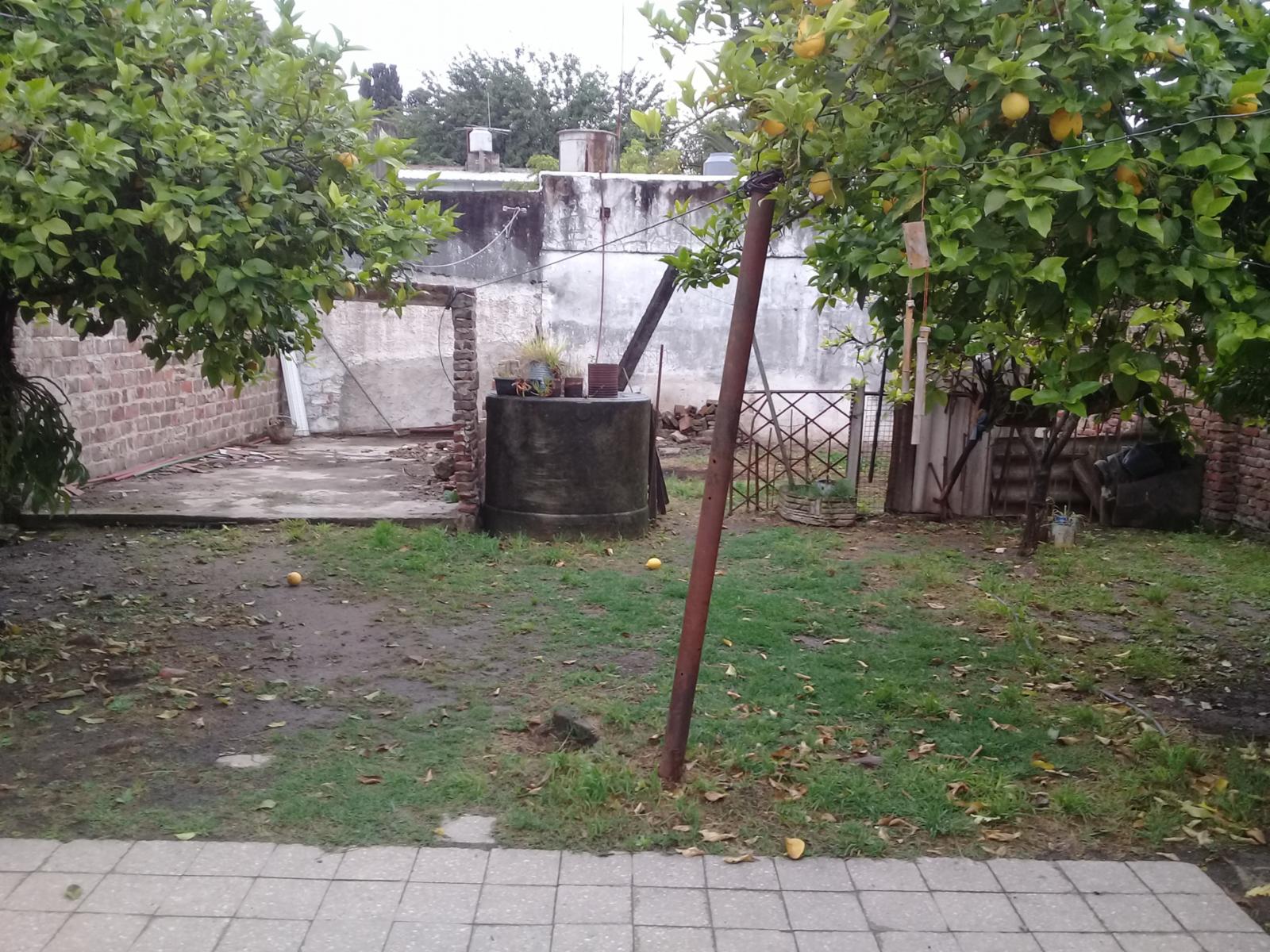 CASA DE 3 AMB. EN LOTE DE 400 m2 C/PATIO Y FONDO LIBRE — foto 4