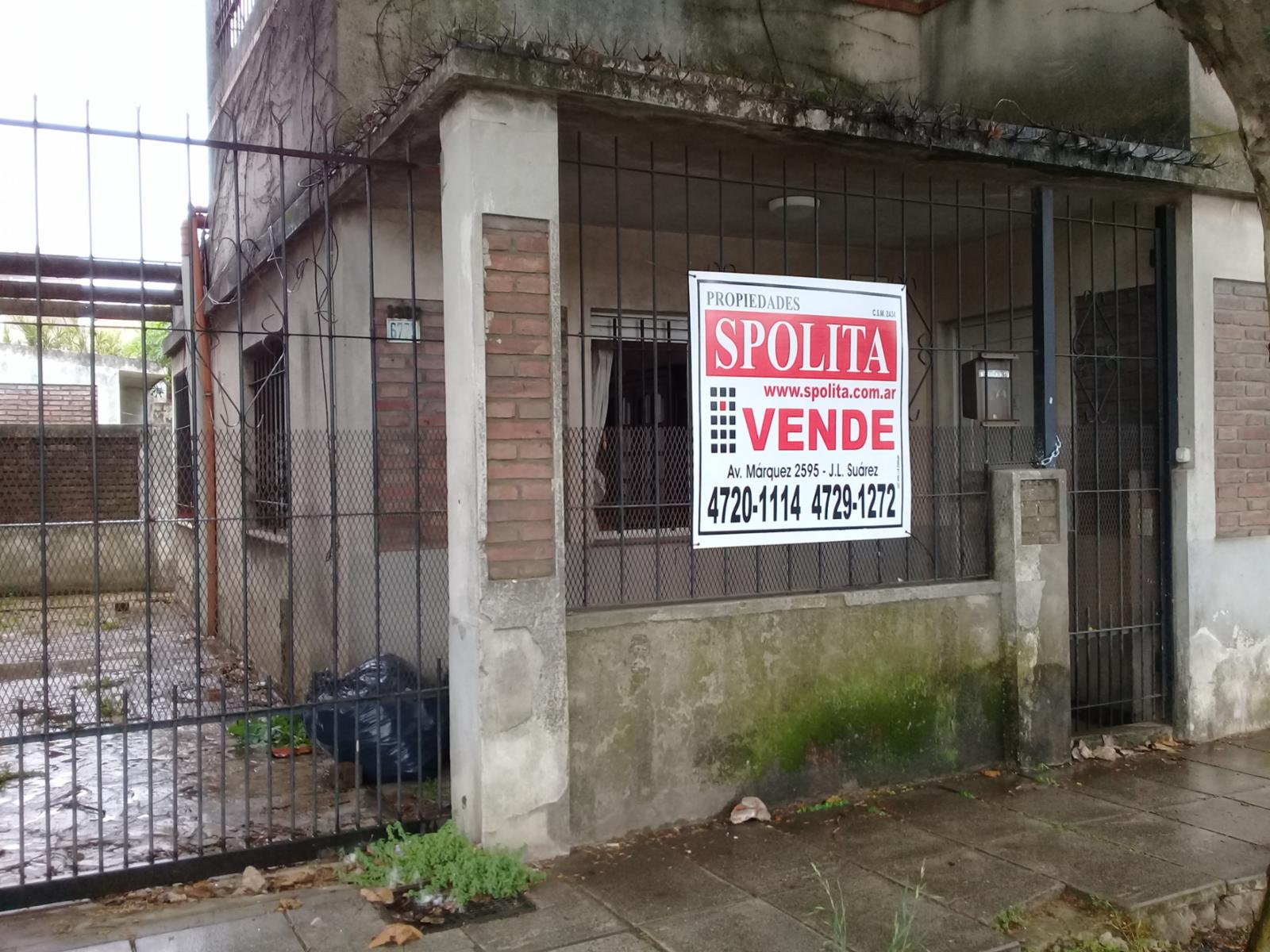 CASADE 3 AMBIENTES EN PLANTA ALTA,ENTRADA DE AUTO Y FONDO LIBRE.