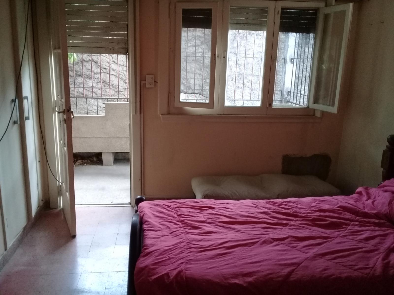 CASADE 3 AMBIENTES EN PLANTA ALTA,ENTRADA DE AUTO Y FONDO LIBRE. — foto 6