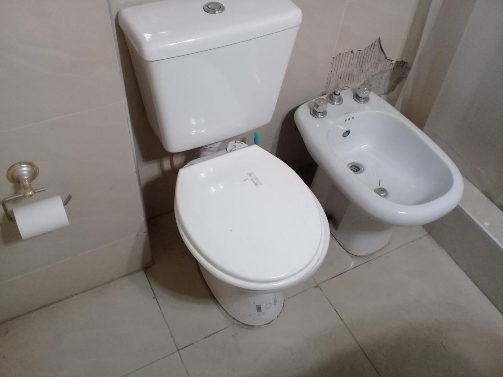 CASADE 3 AMBIENTES EN PLANTA ALTA,ENTRADA DE AUTO Y FONDO LIBRE. — foto 8
