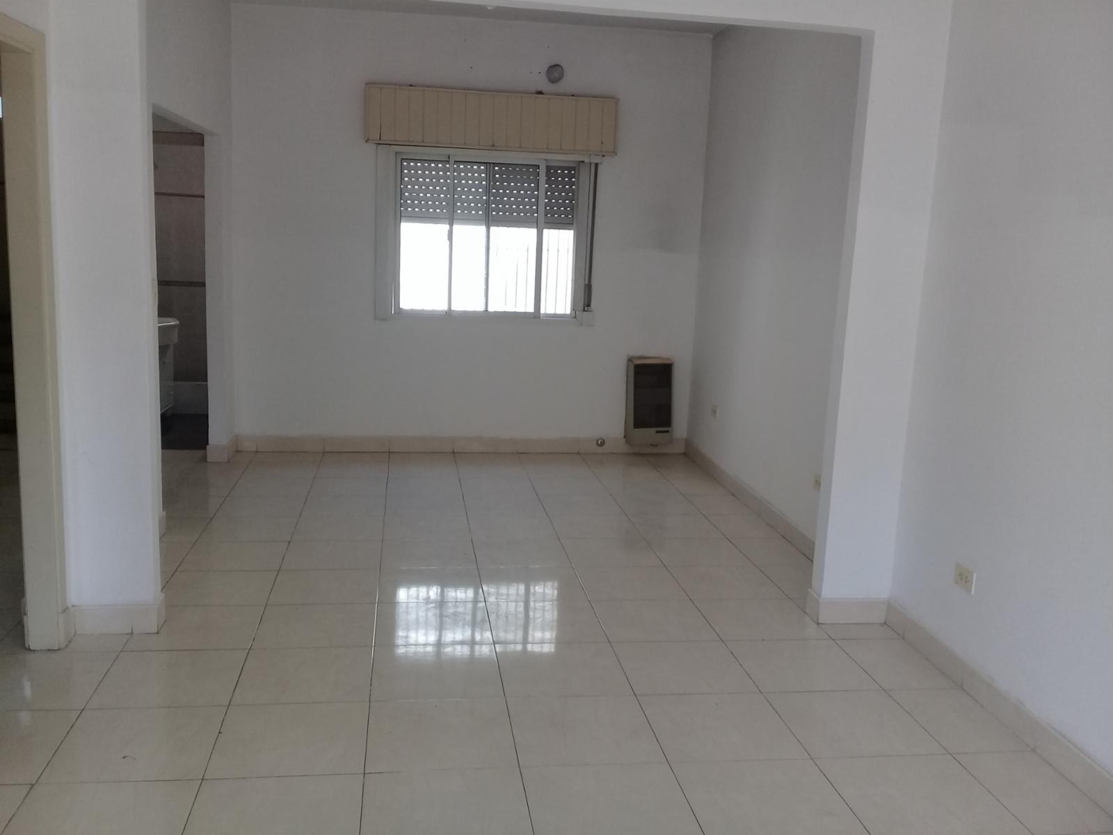 IMPECABLE DEPARTAMENTO DE 3 AMBIENTES AMPLIOS EN PLANTA ALTA. — foto 2