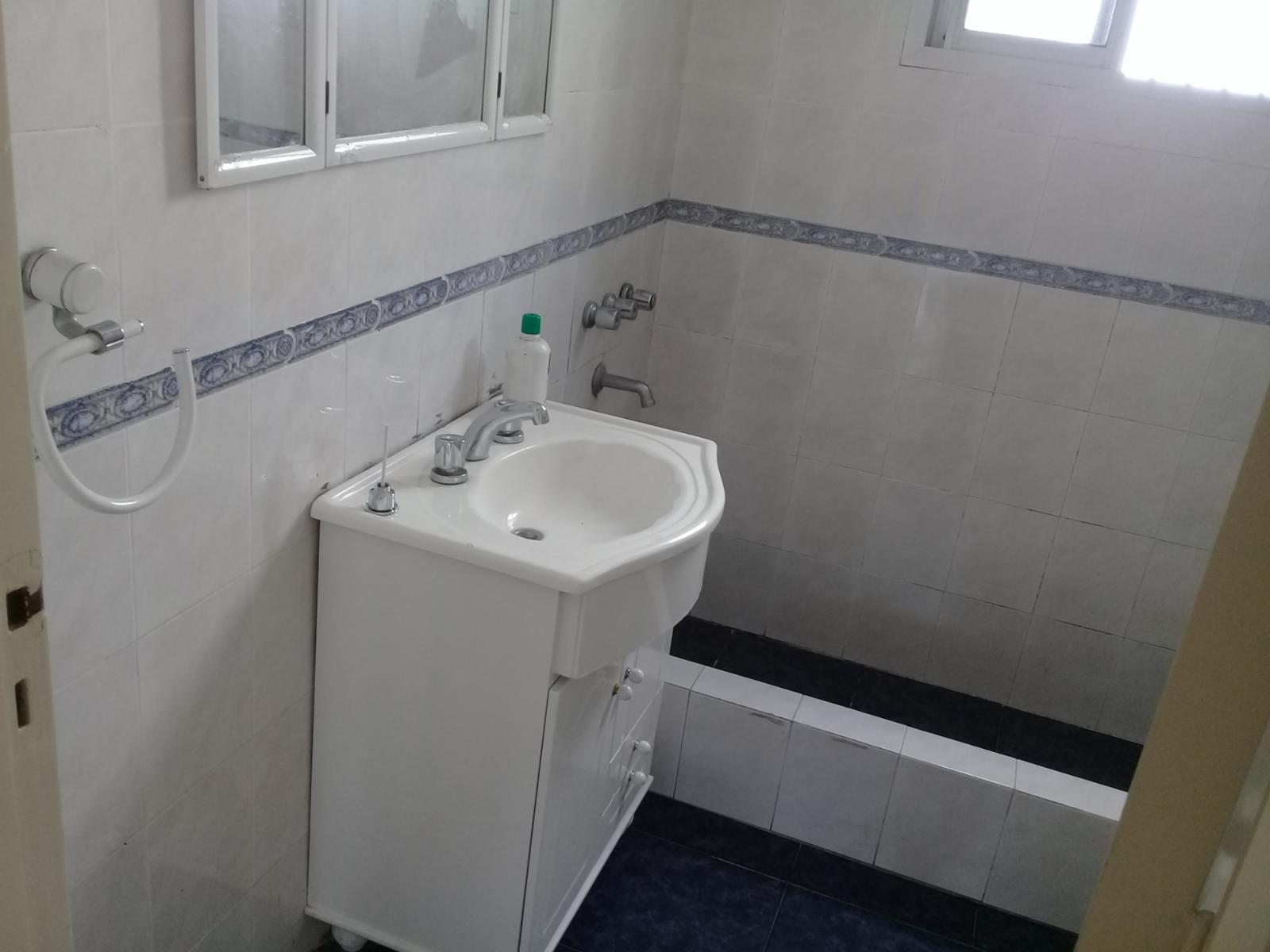 IMPECABLE DEPARTAMENTO DE 3 AMBIENTES AMPLIOS EN PLANTA ALTA. — foto 4