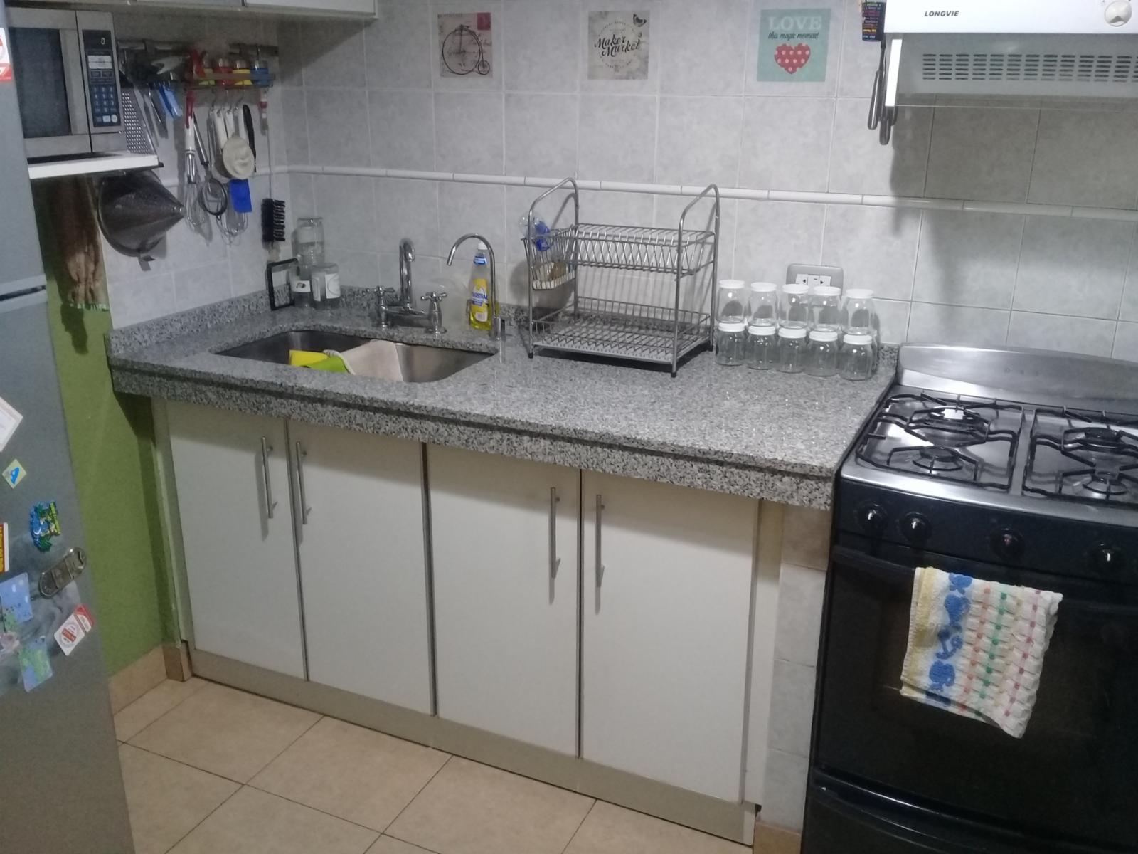EXCELENTE PH DE 3 AMBIENTES CON FONDO Y QUINCHO,CON GARAGE CUBIERTO, — foto 7